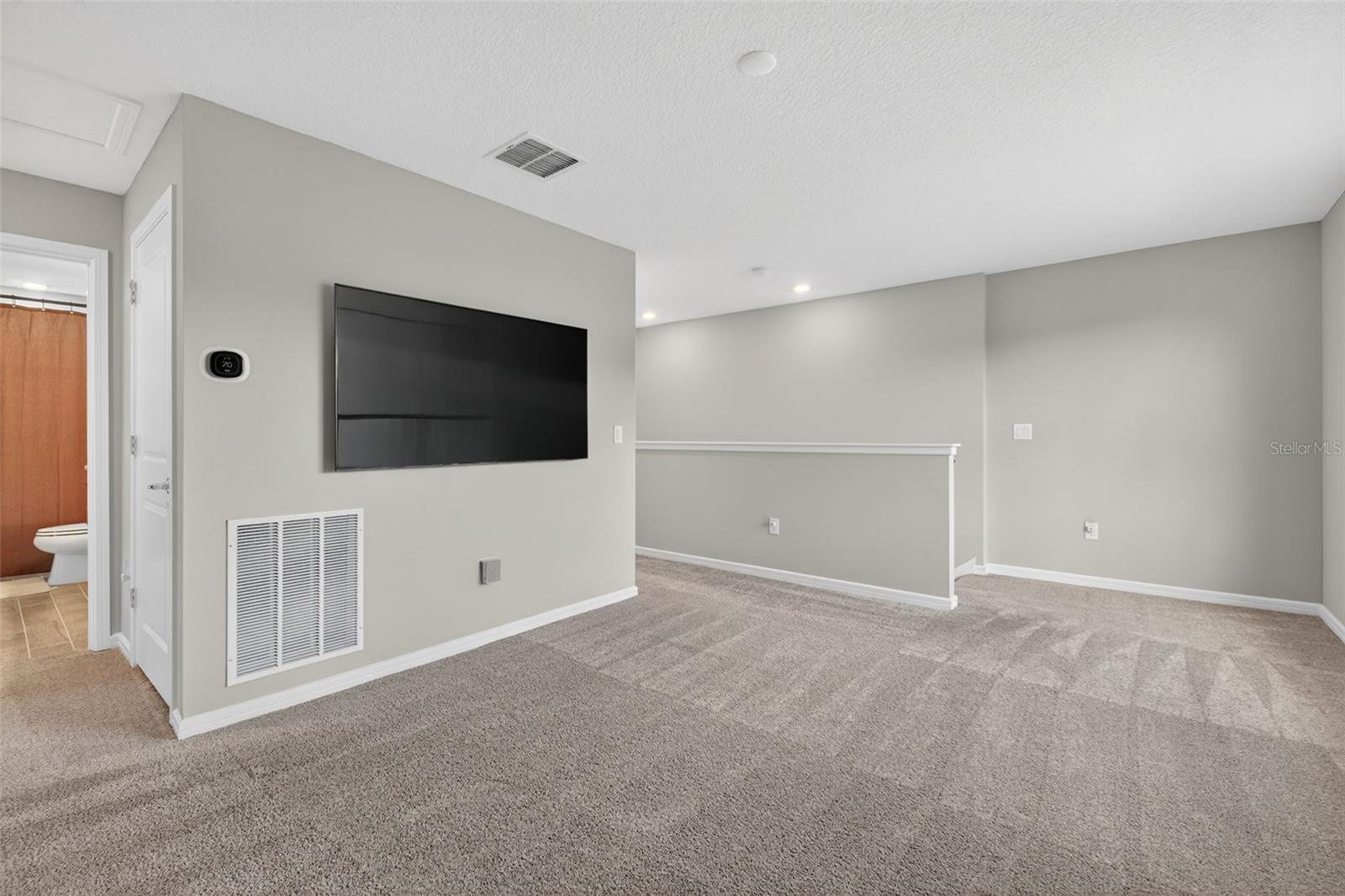 Listing photo id 31 for 18132 Ramble On Way