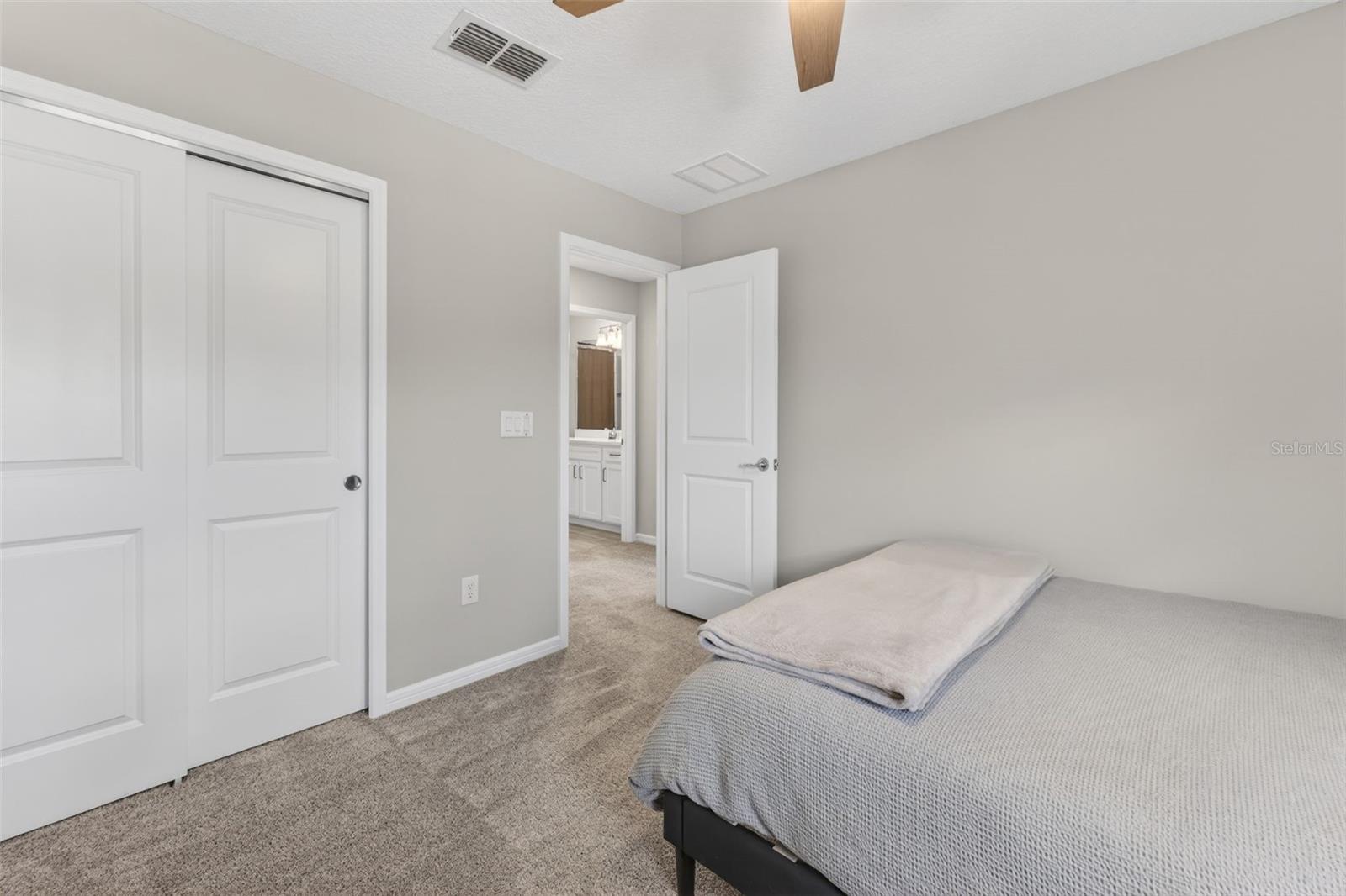 Listing photo id 46 for 18132 Ramble On Way