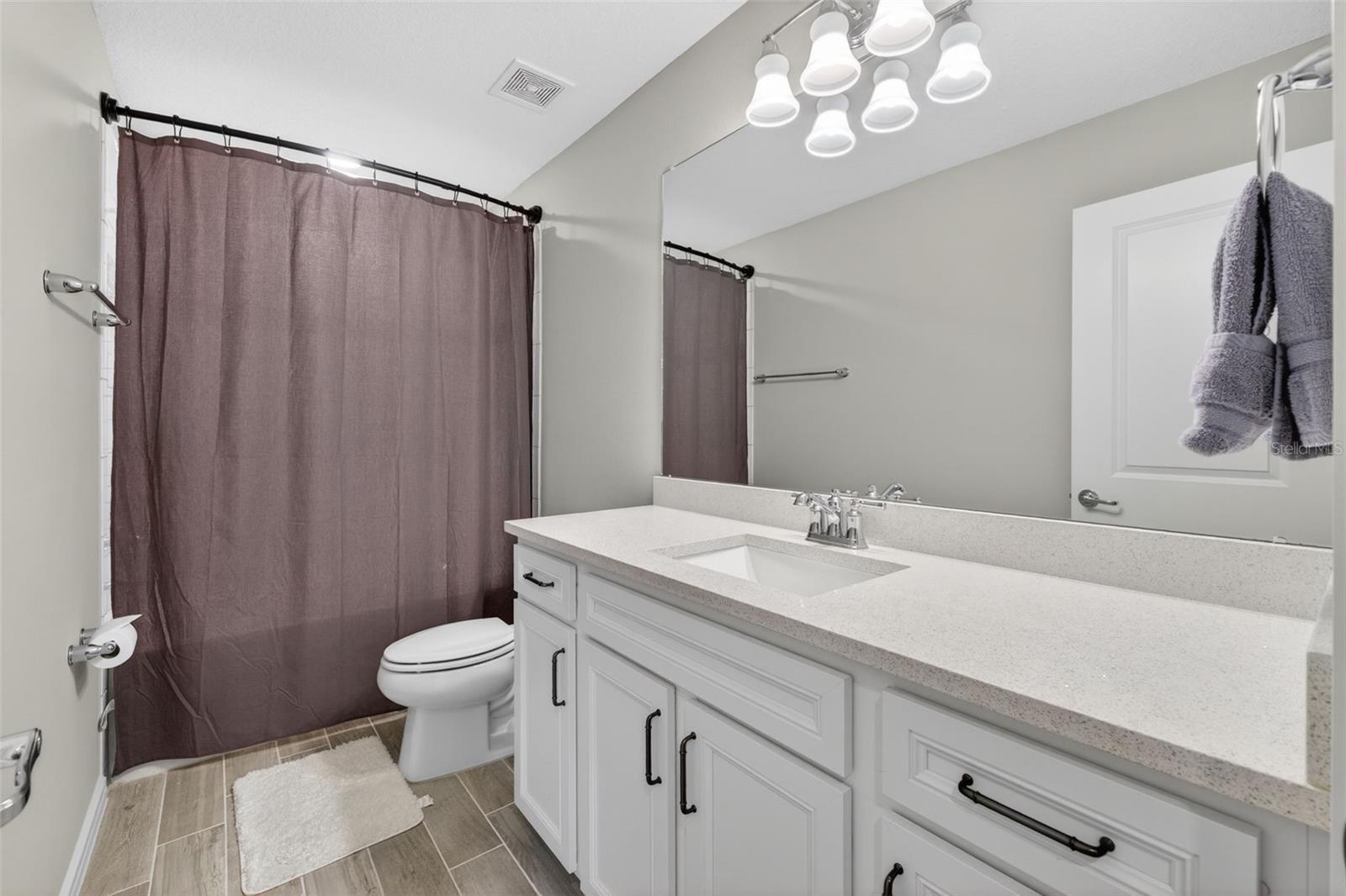 Listing photo id 49 for 18132 Ramble On Way