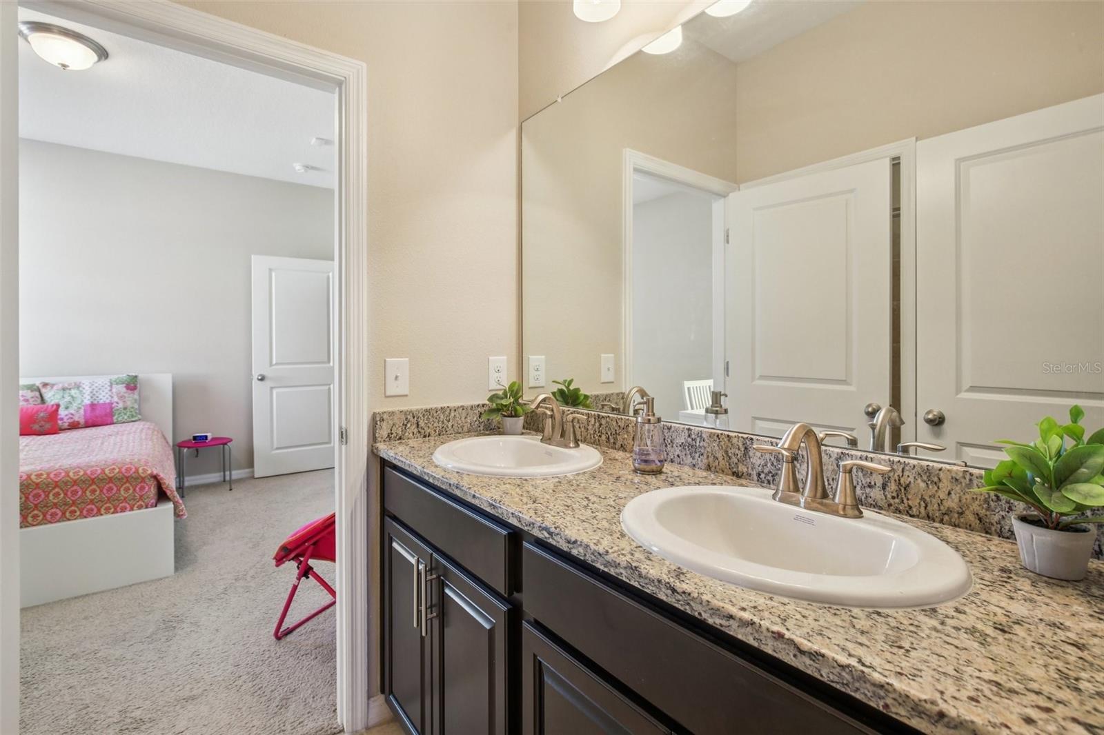 Image 11 of 45 For 32030 Goddard Drive