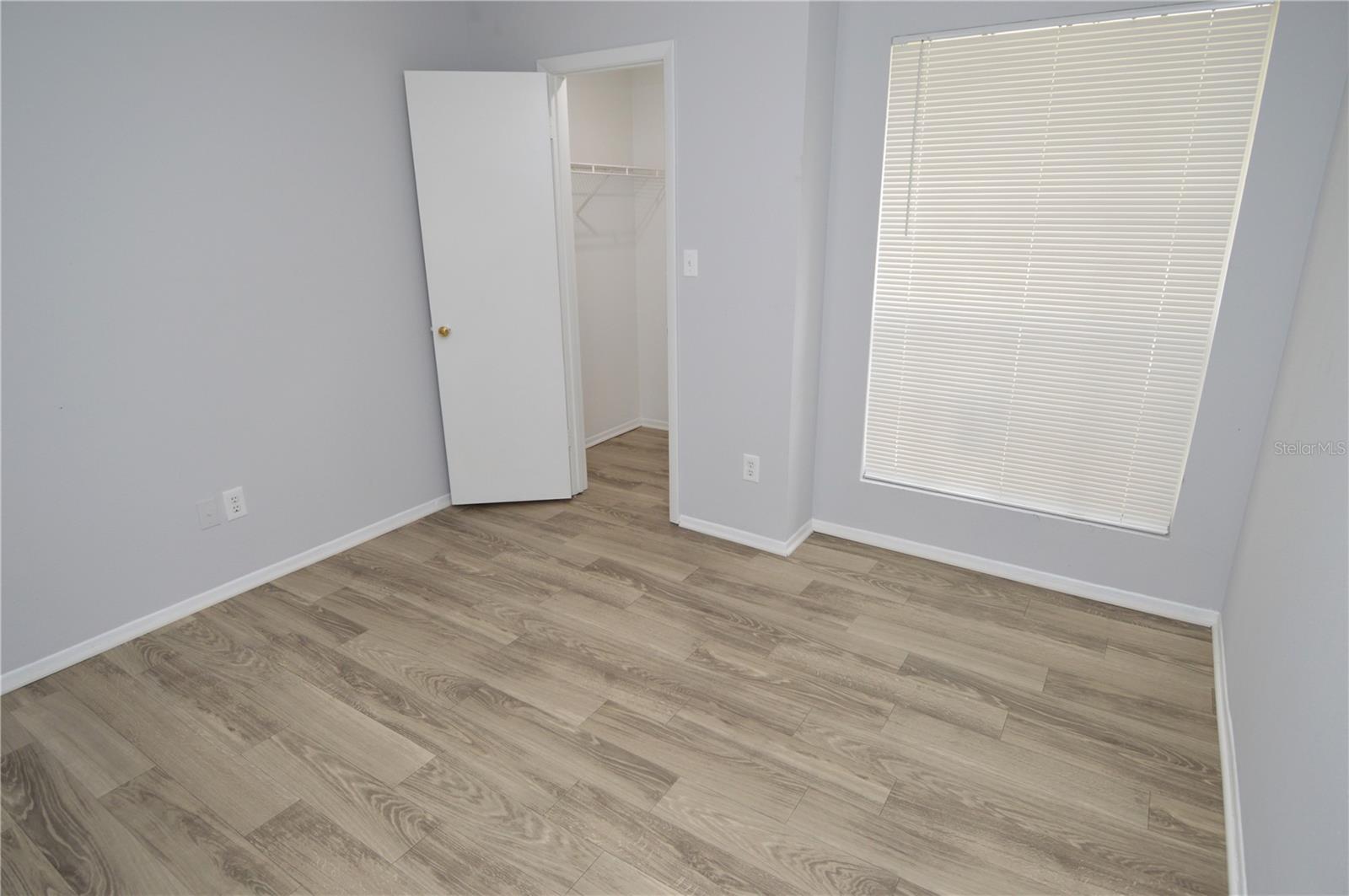 Image 18 of 87 For 8722 Mallard Reserve Drive 202