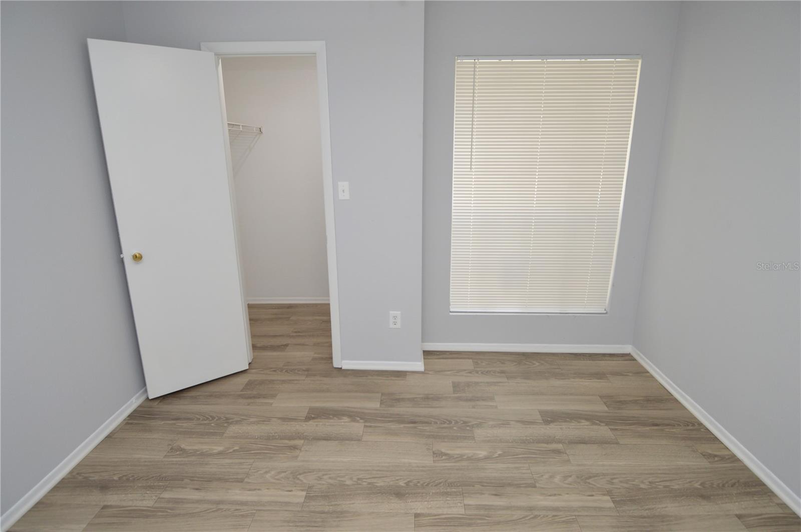 Image 19 of 87 For 8722 Mallard Reserve Drive 202