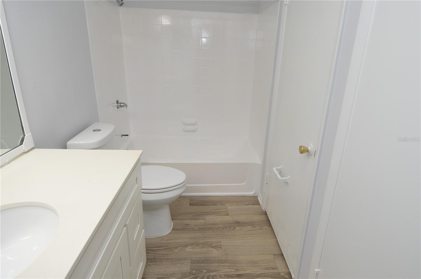 Image 30 of 87 For 8722 Mallard Reserve Drive 202