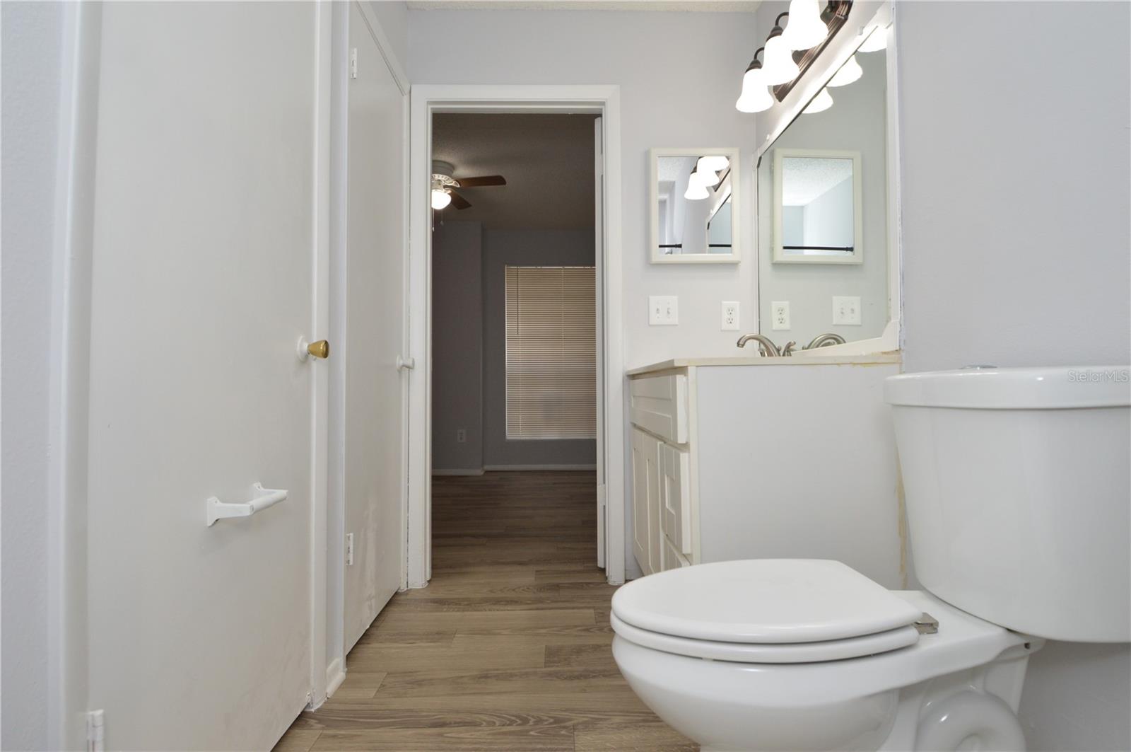 Image 31 of 87 For 8722 Mallard Reserve Drive 202