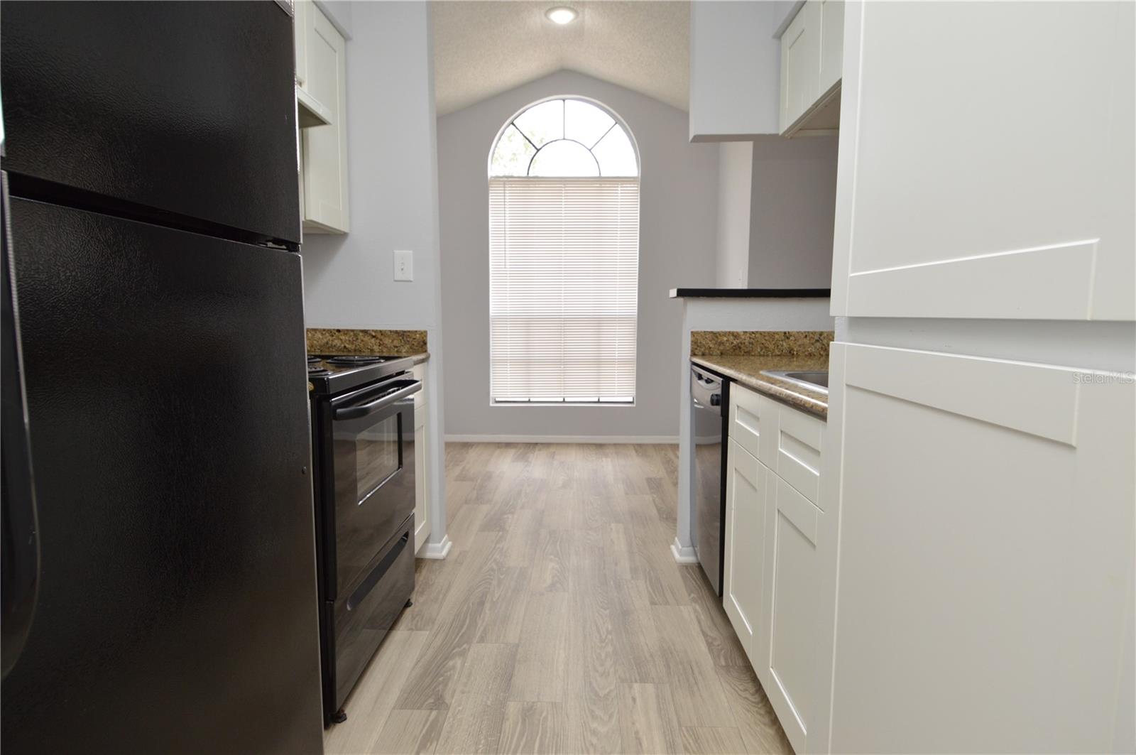 Image 9 of 87 For 8722 Mallard Reserve Drive 202