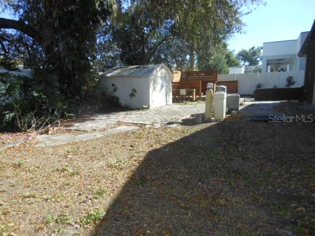 Image 12 of 33 For 8421 Orangeview Avenue