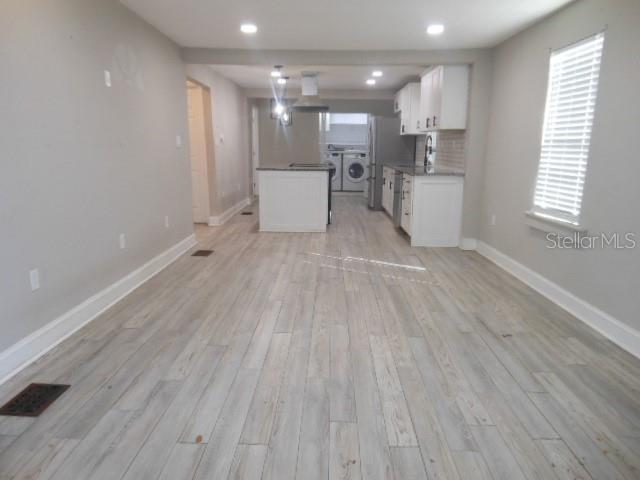 Image 23 of 33 For 8421 Orangeview Avenue