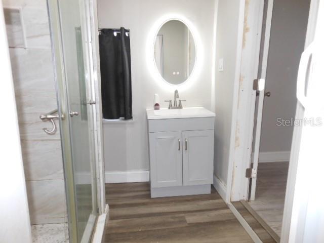 Image 26 of 33 For 8421 Orangeview Avenue