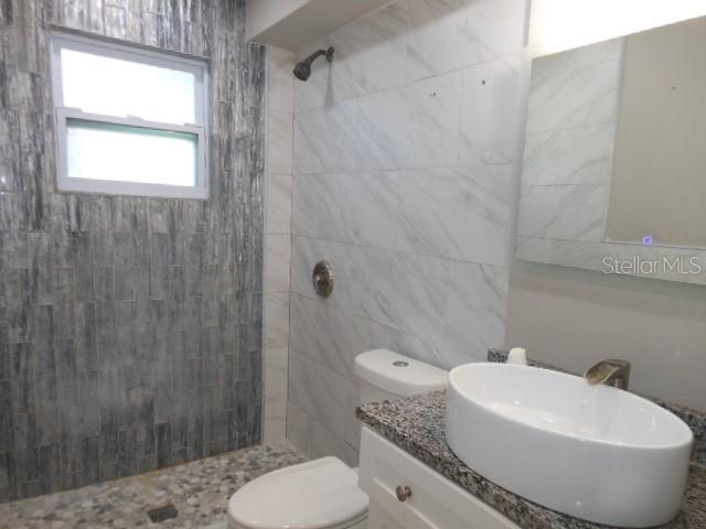 Image 29 of 33 For 8421 Orangeview Avenue