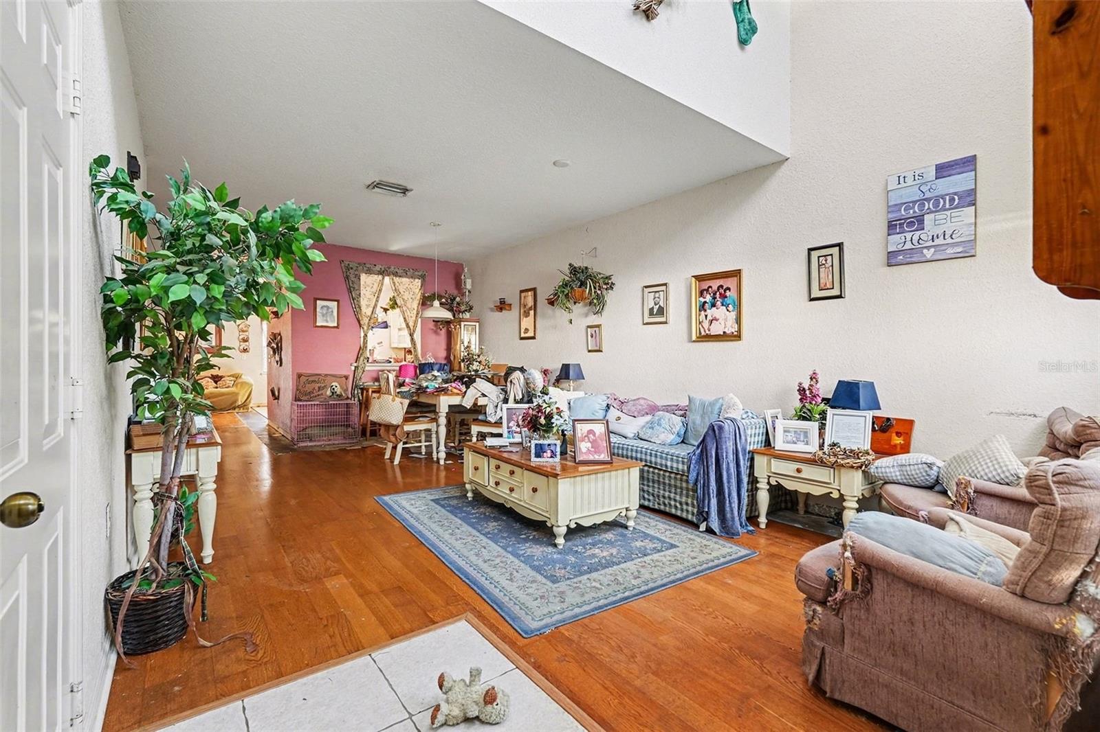 Image 3 of 30 For 16318 Parkstone Palms Court