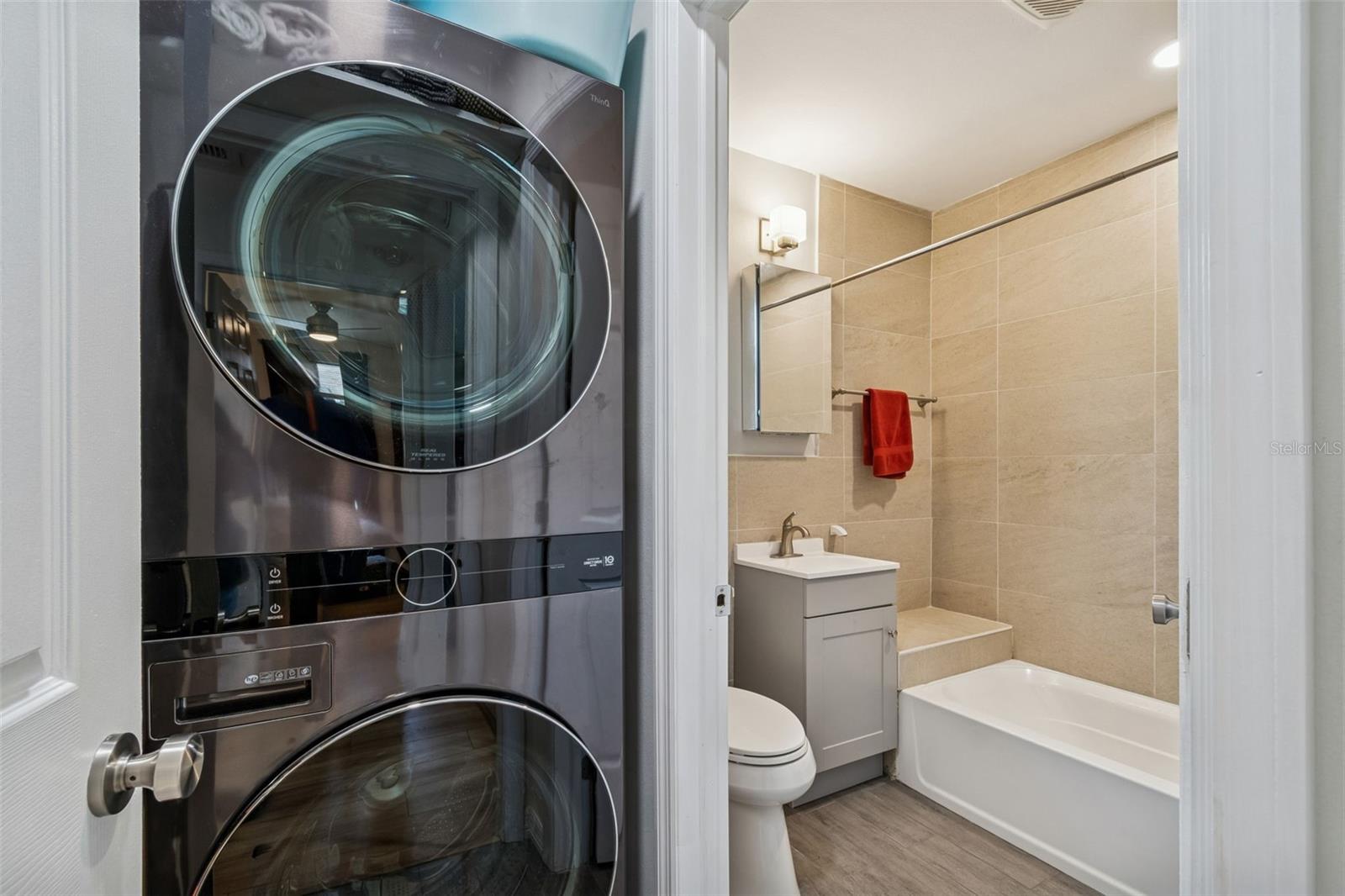 Image 27 of 71 For 2517 3rd Avenue N