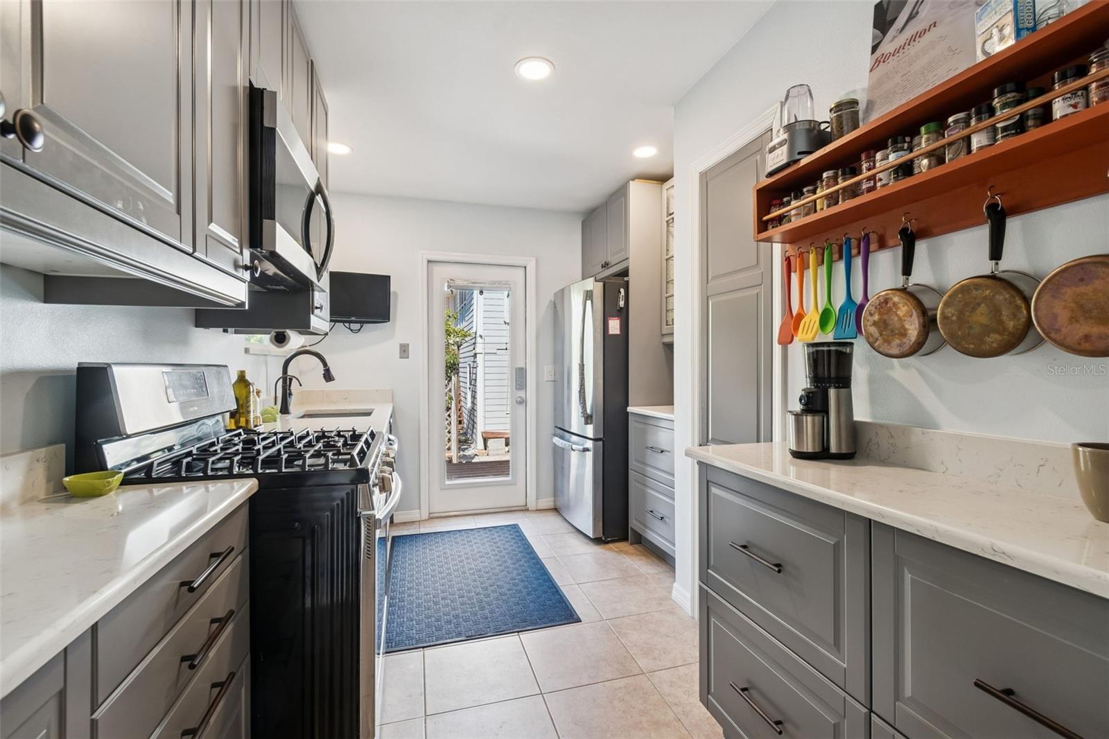 Image 29 of 71 For 2517 3rd Avenue N