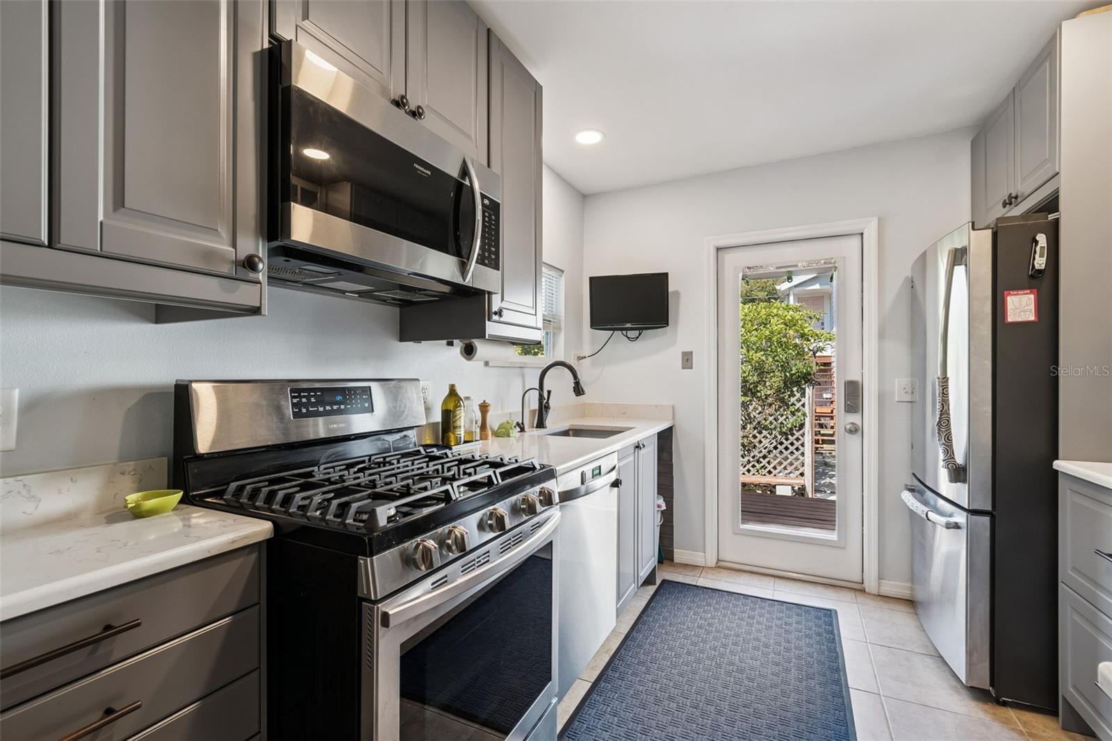 Image 30 of 71 For 2517 3rd Avenue N