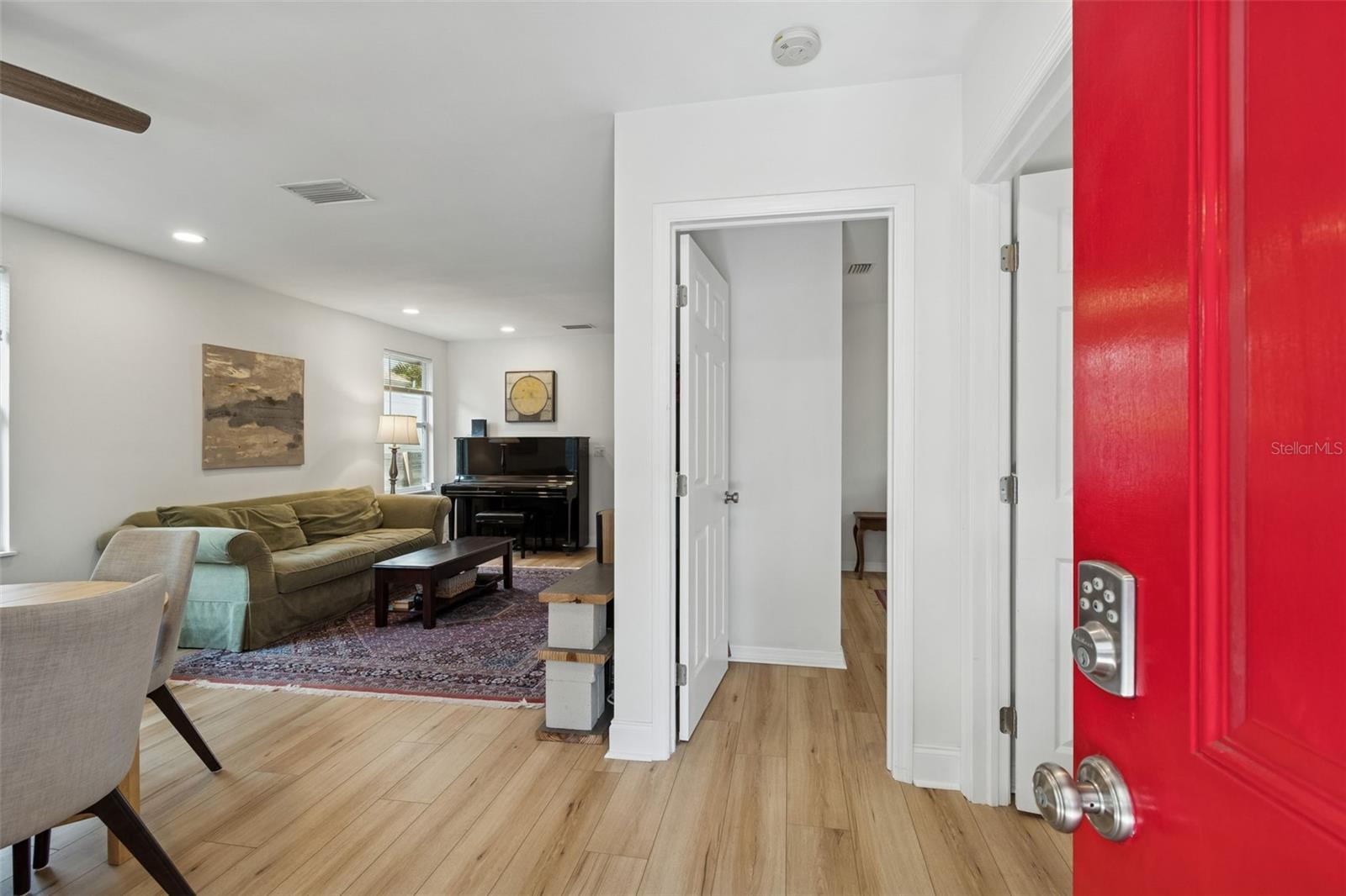 Image 8 of 71 For 2517 3rd Avenue N