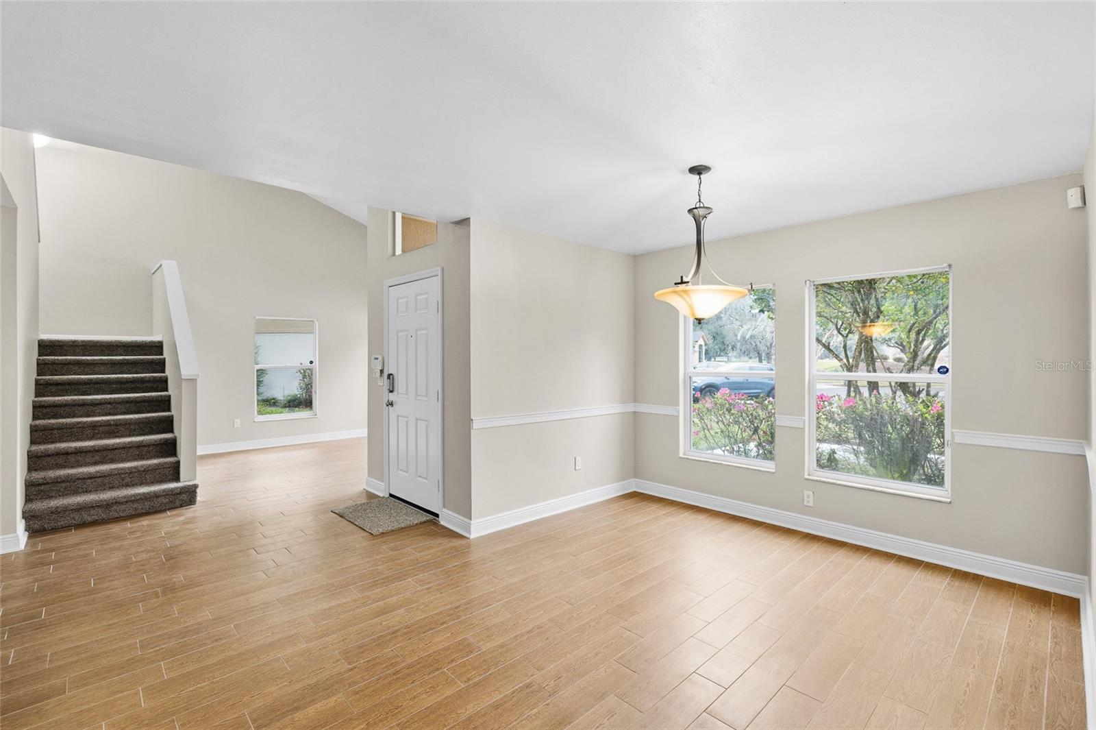 Listing photo id 8 for 16105 Cambria Court