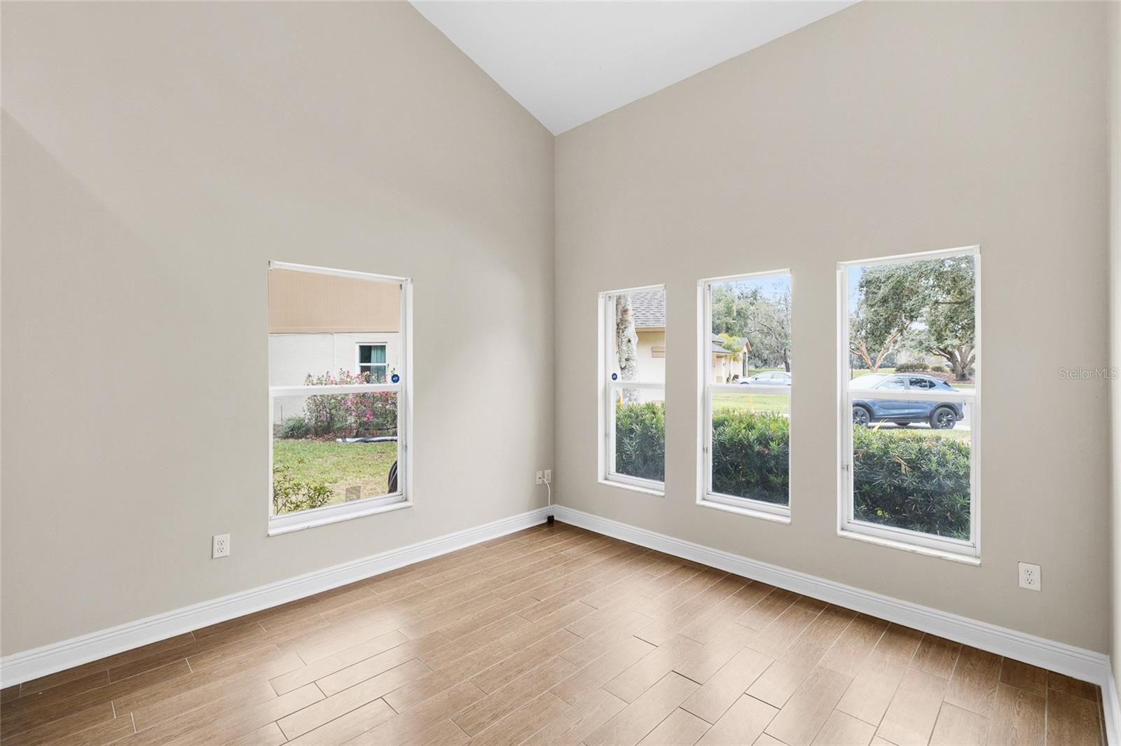 Listing photo id 9 for 16105 Cambria Court