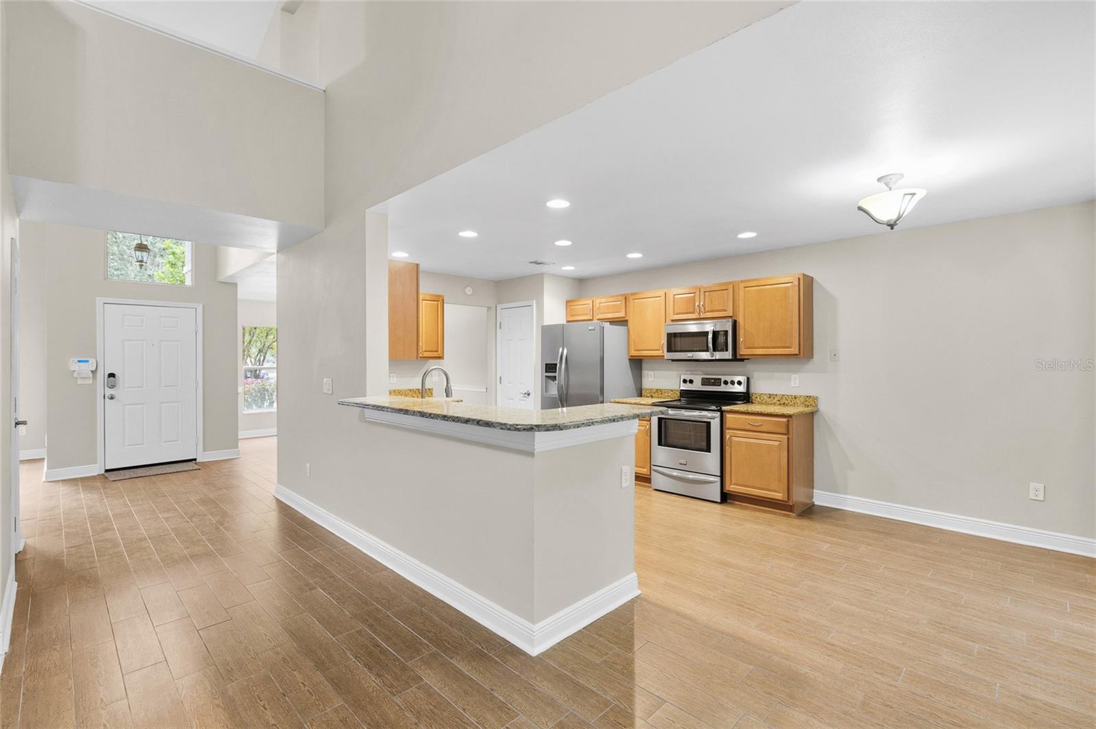 Listing photo id 17 for 16105 Cambria Court