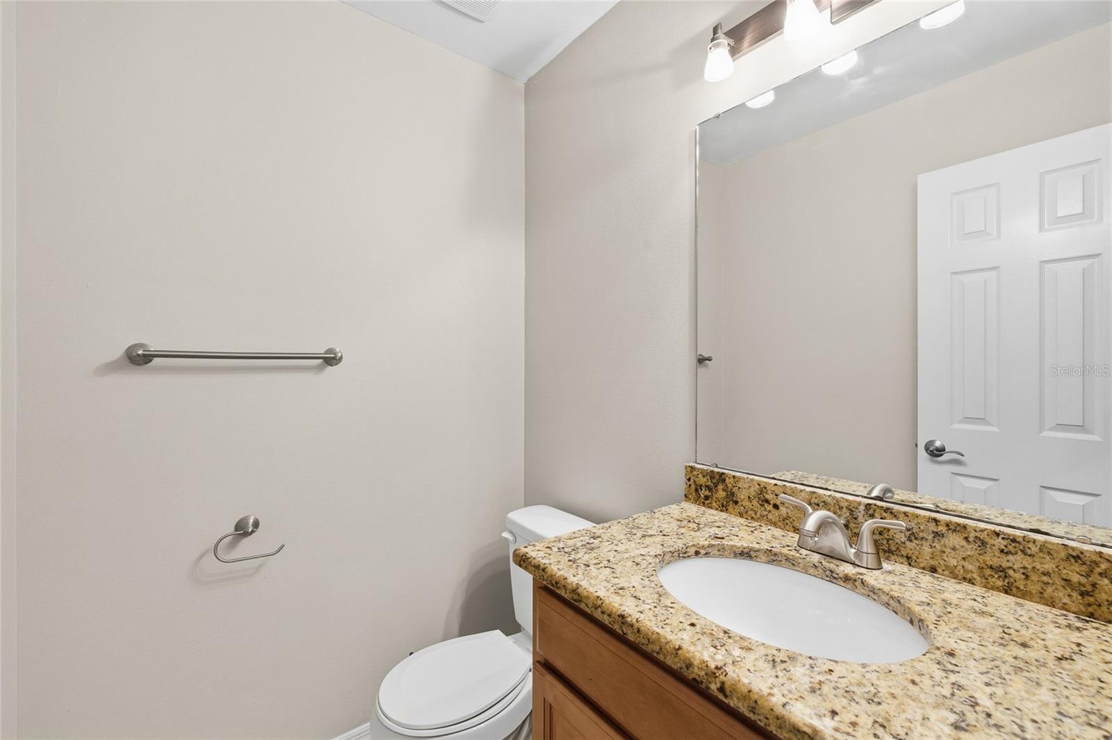 Listing photo id 23 for 16105 Cambria Court