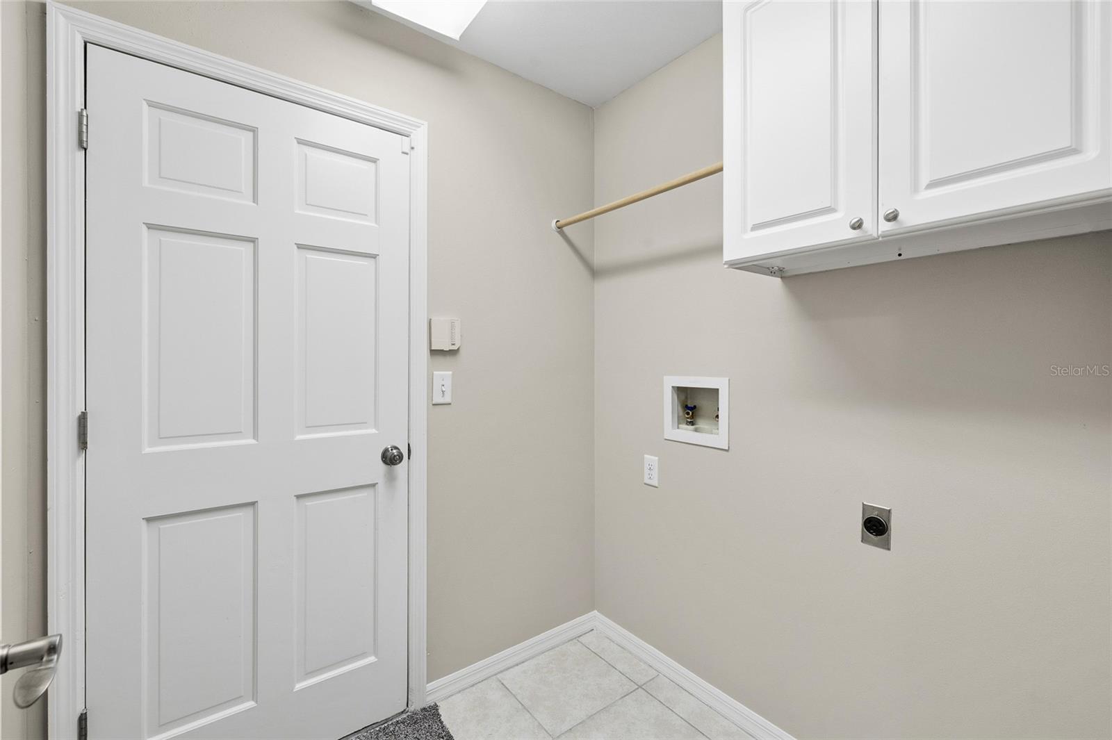 Listing photo id 37 for 16105 Cambria Court