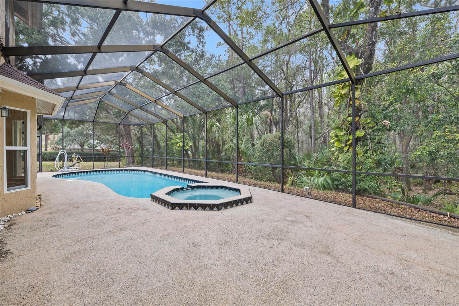 Listing photo id 40 for 16105 Cambria Court