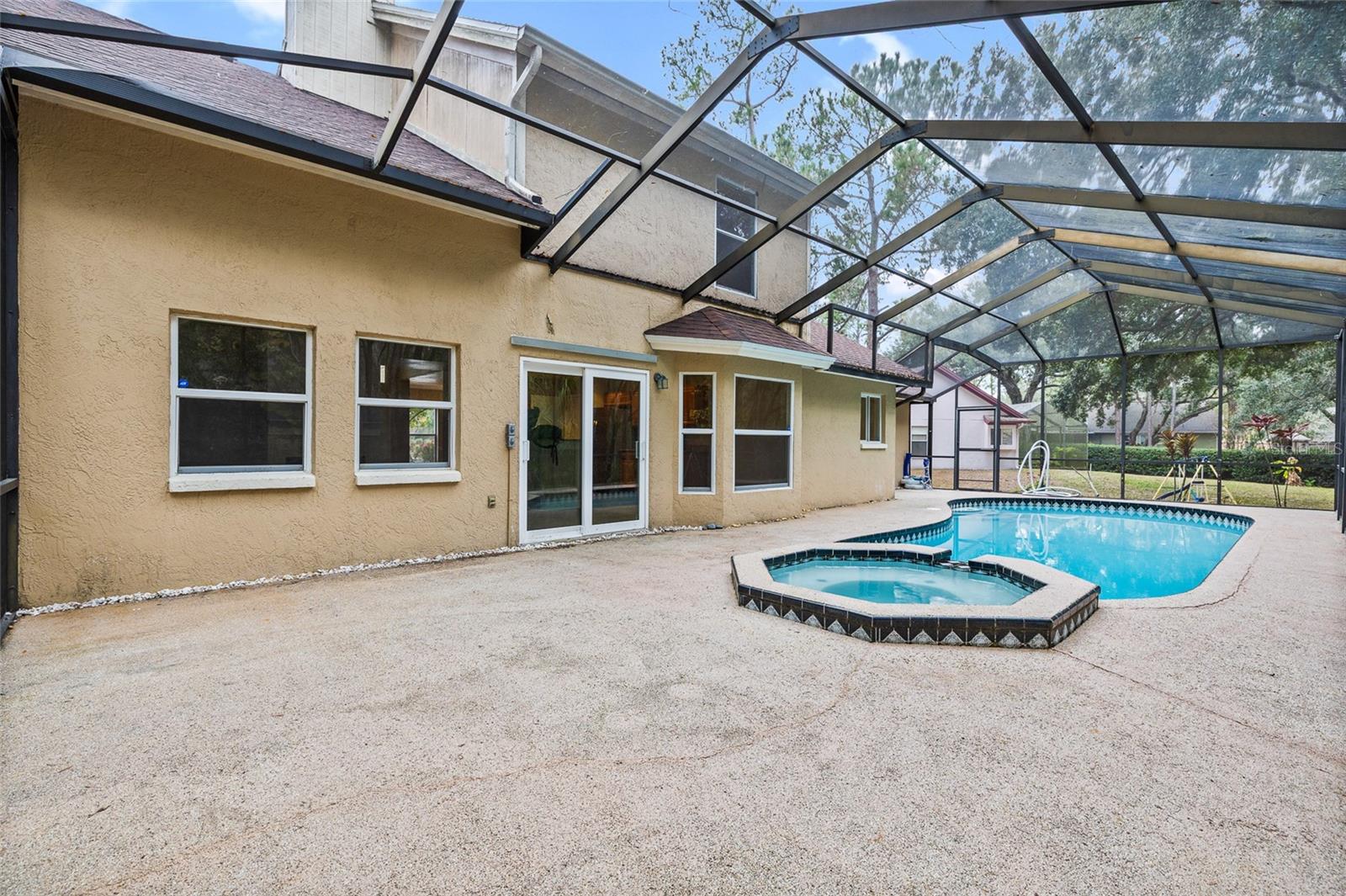 Listing photo id 41 for 16105 Cambria Court