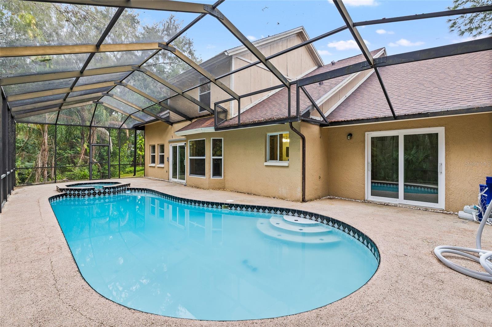 Listing photo id 42 for 16105 Cambria Court