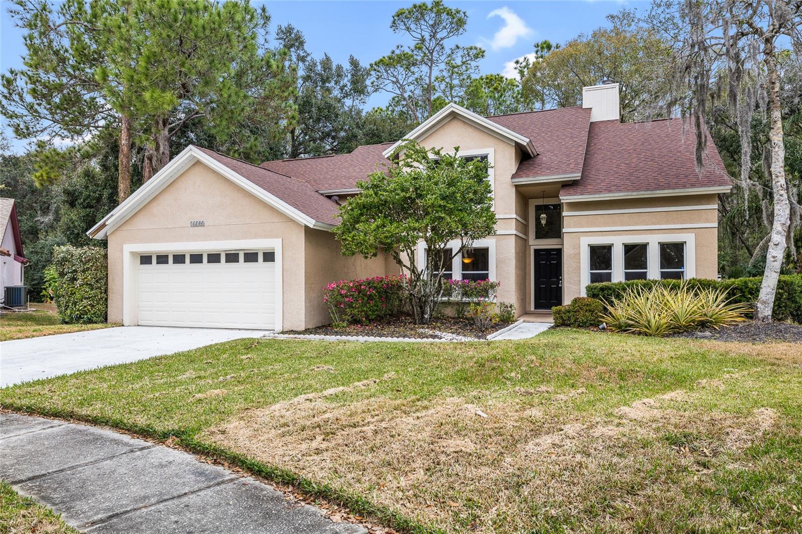 Listing photo id 5 for 16105 Cambria Court