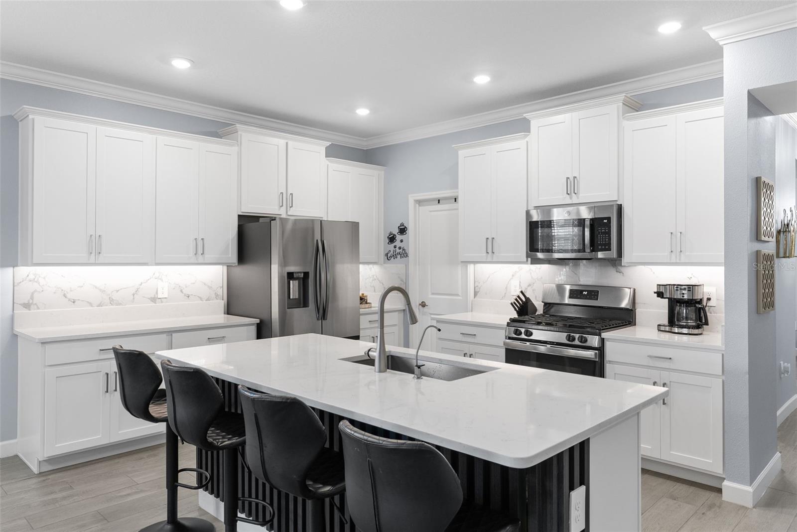 Image 12 of 45 For 17335 Holly Well Avenue