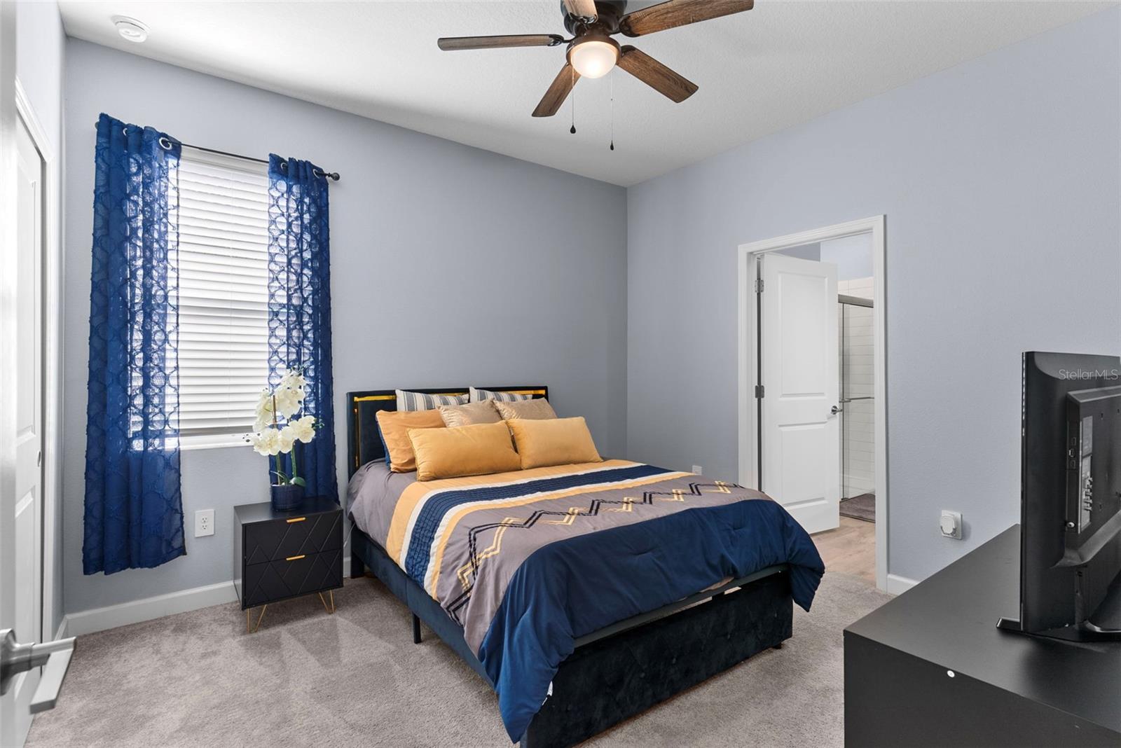 Image 24 of 45 For 17335 Holly Well Avenue