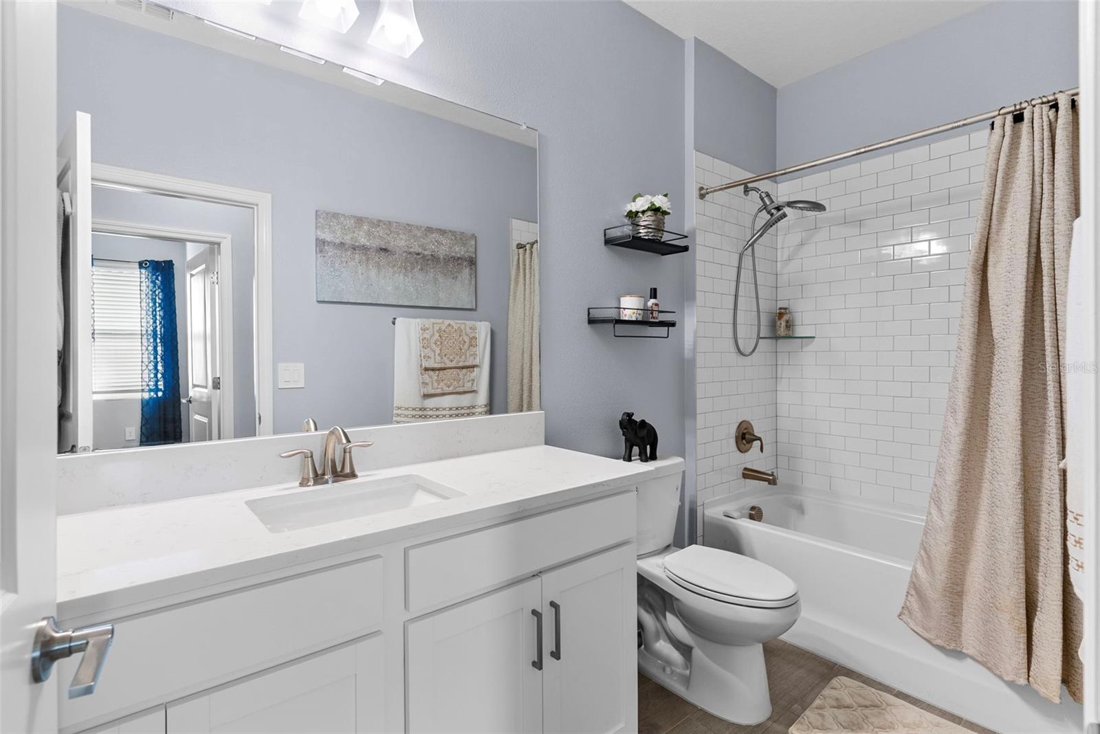 Image 26 of 45 For 17335 Holly Well Avenue