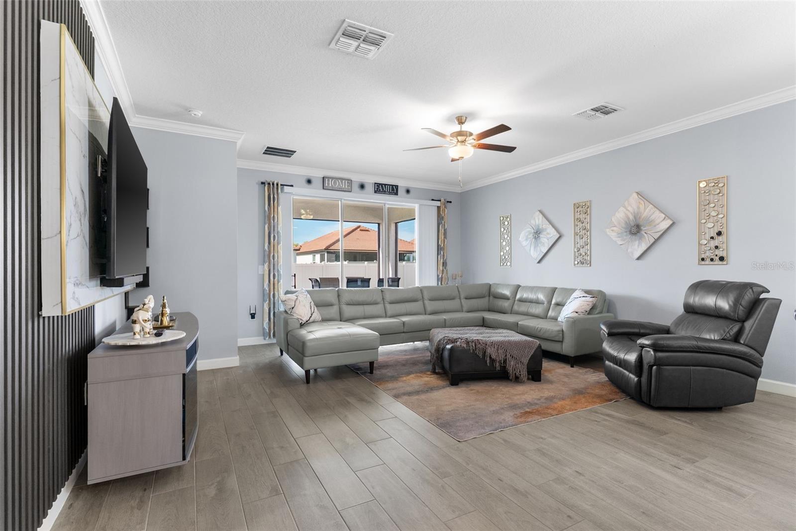 Image 8 of 45 For 17335 Holly Well Avenue