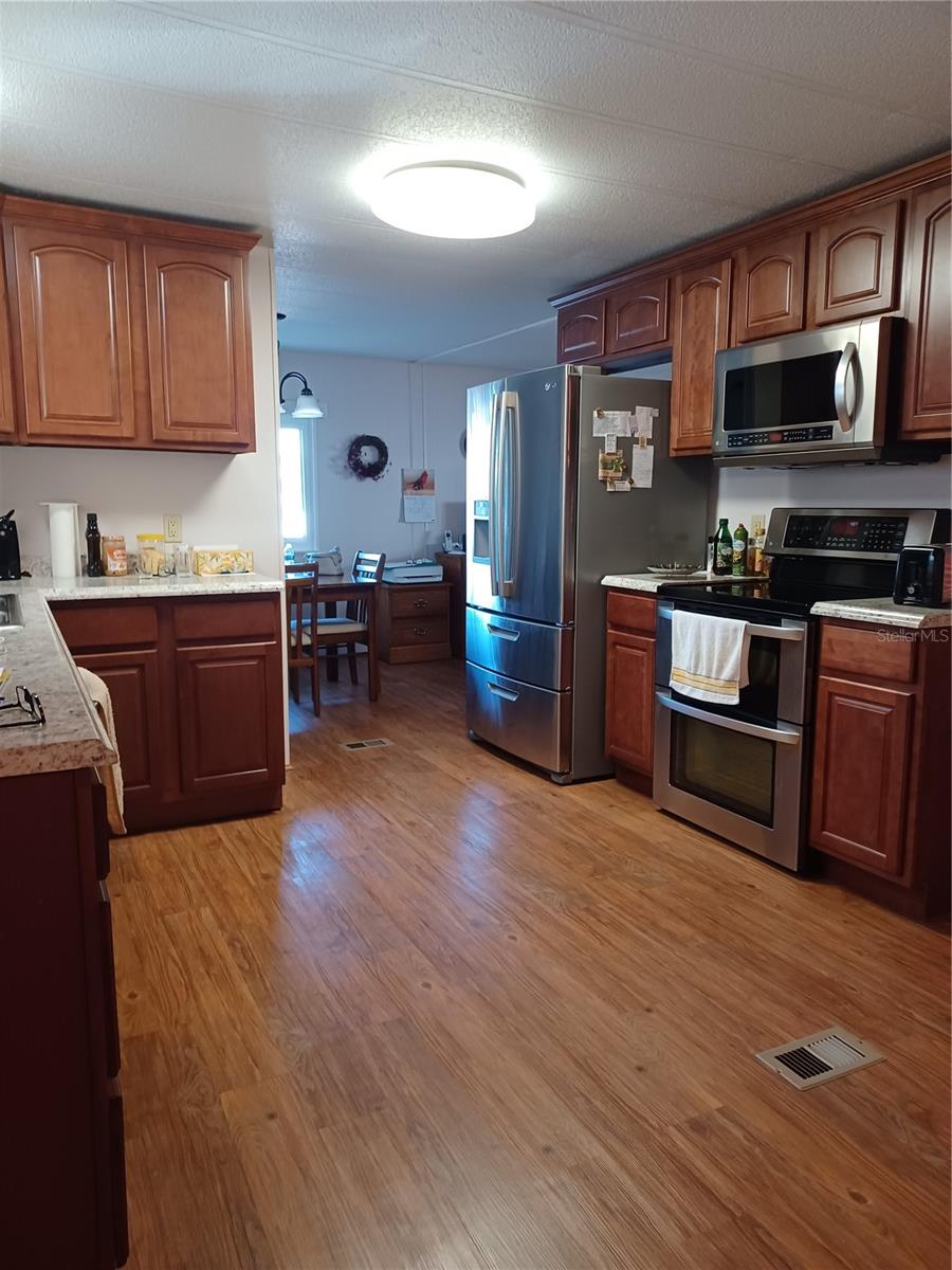 Image 7 of 23 For 34604 Petunia Place