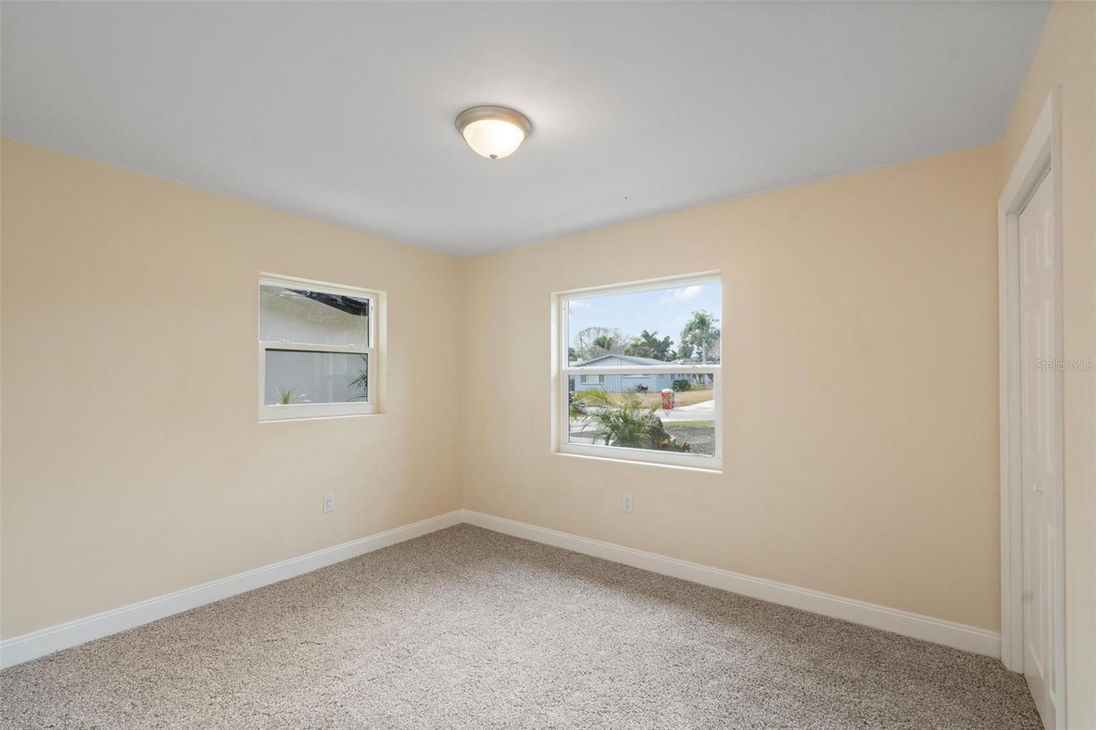 Listing photo id 23 for 1331 Viewtop Drive