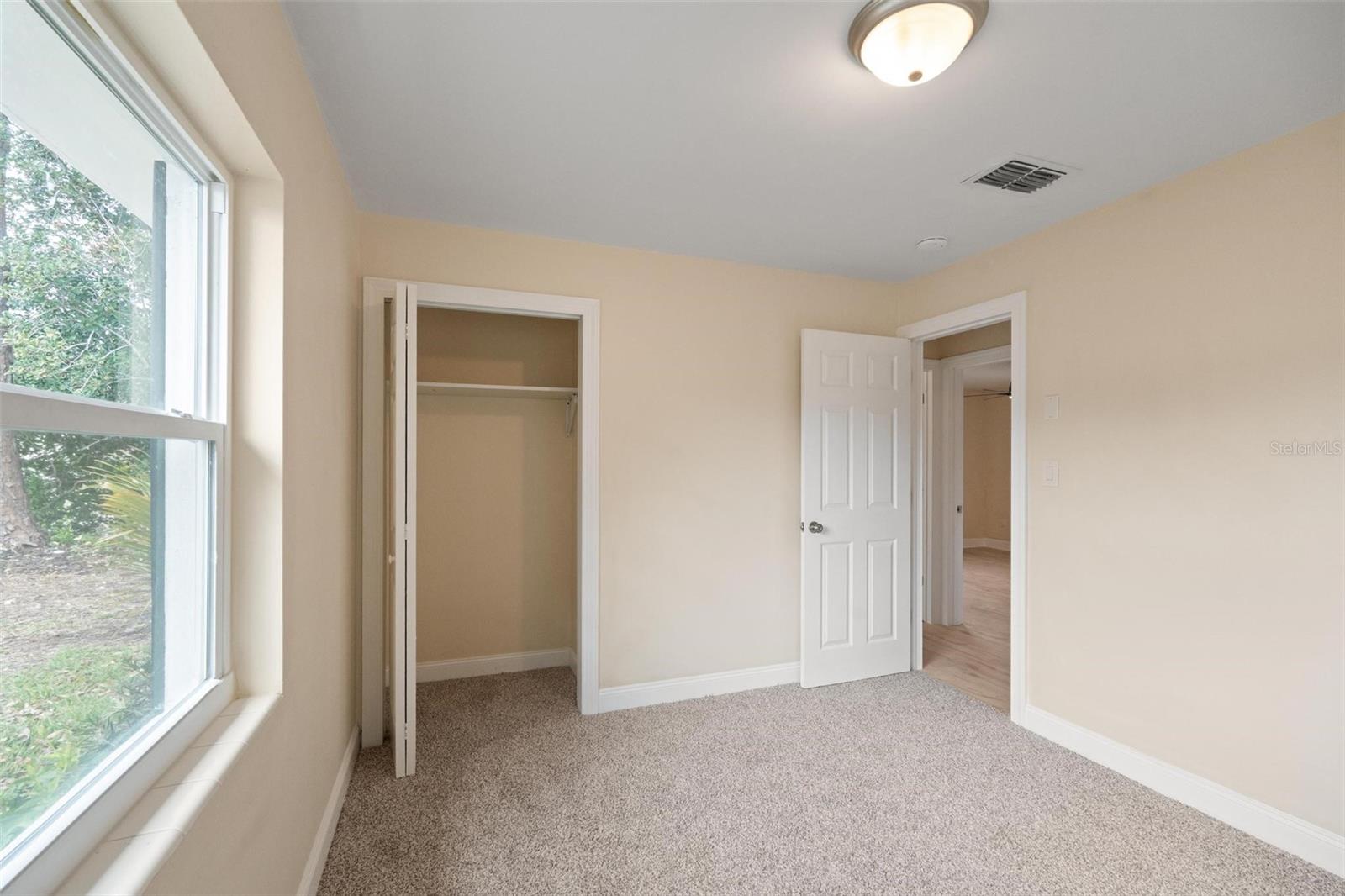 Listing photo id 24 for 1331 Viewtop Drive