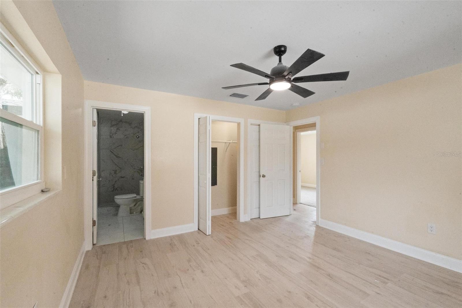 Listing photo id 32 for 1331 Viewtop Drive