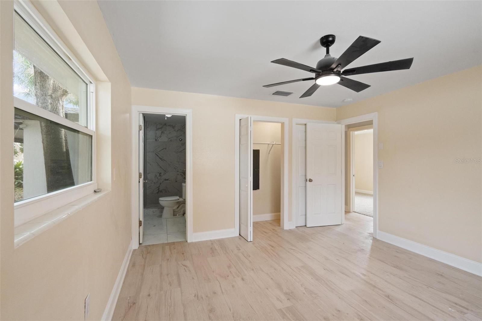 Listing photo id 34 for 1331 Viewtop Drive