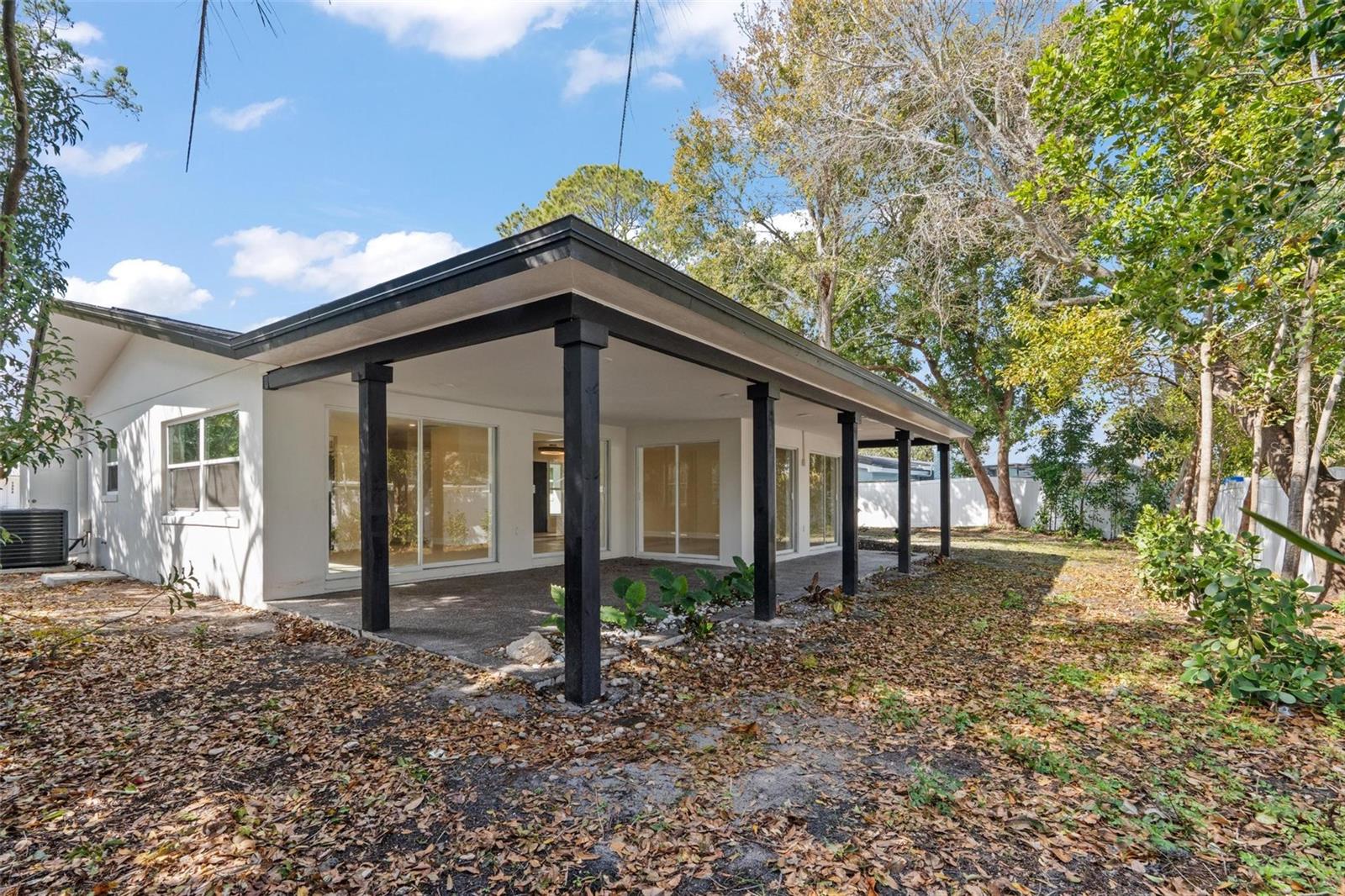 Listing photo id 38 for 1331 Viewtop Drive