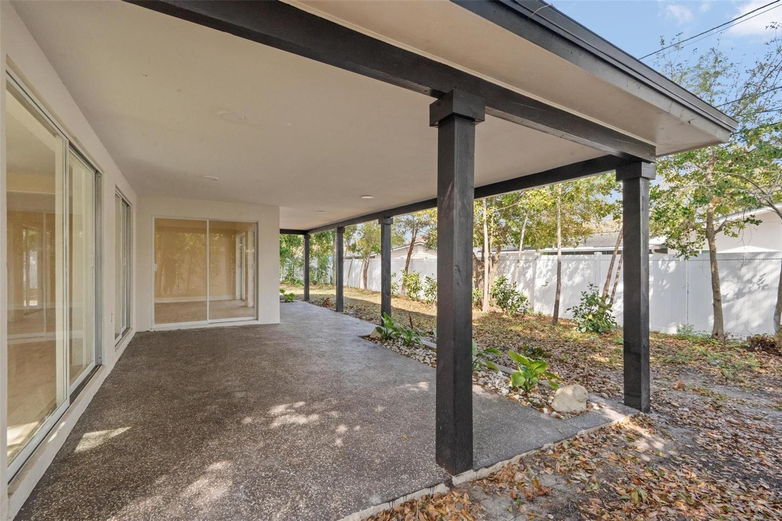 Listing photo id 39 for 1331 Viewtop Drive