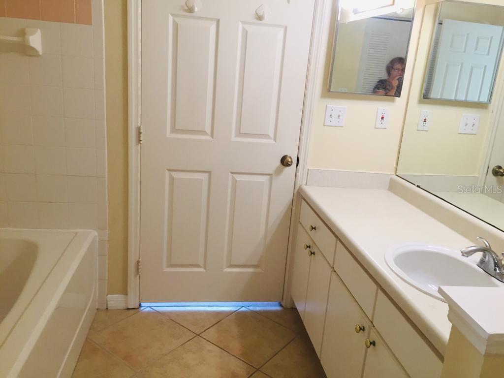 Image 13 of 16 For 9408 Lake Chase Island Way 9408