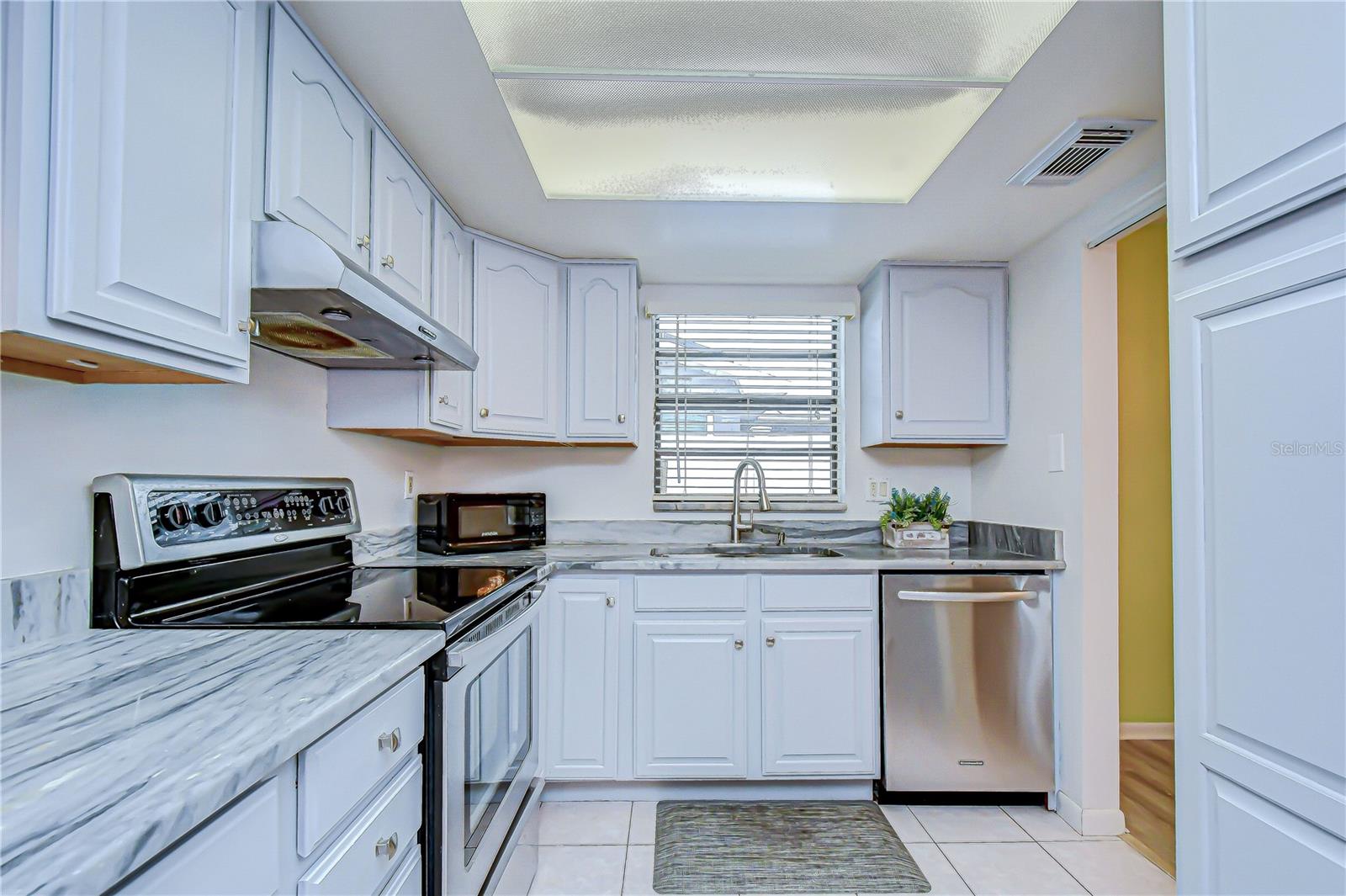 Image 10 of 36 For 11875 92nd Way