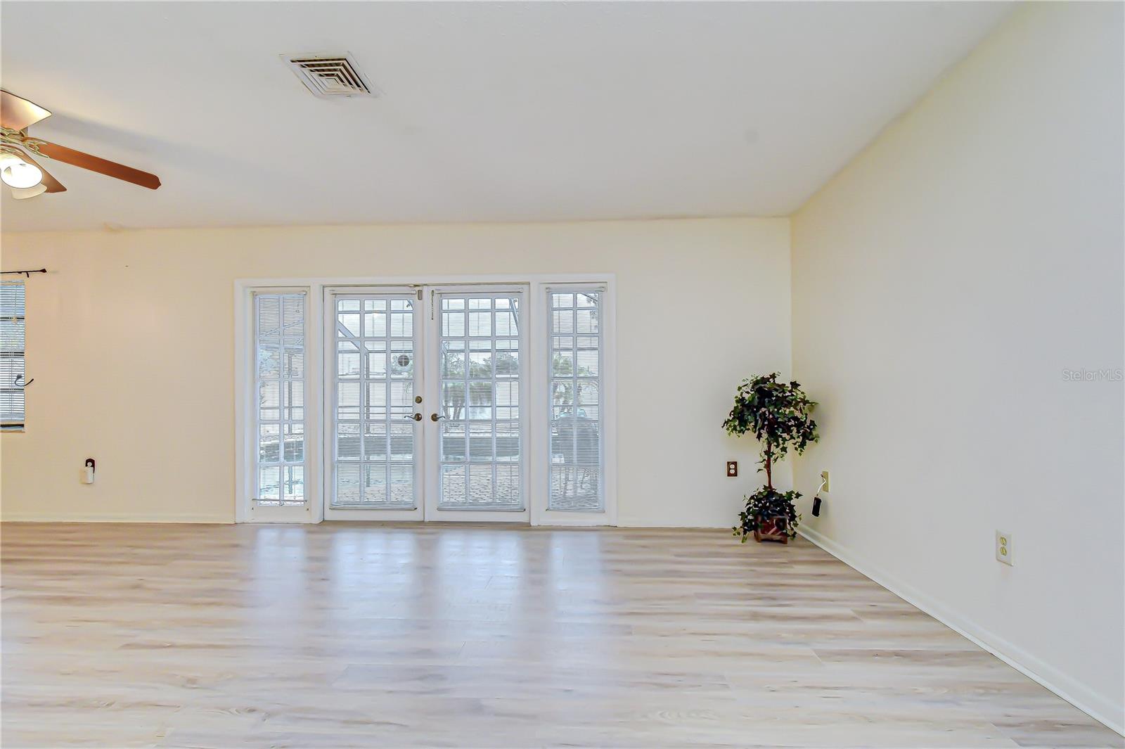 Image 19 of 36 For 11875 92nd Way