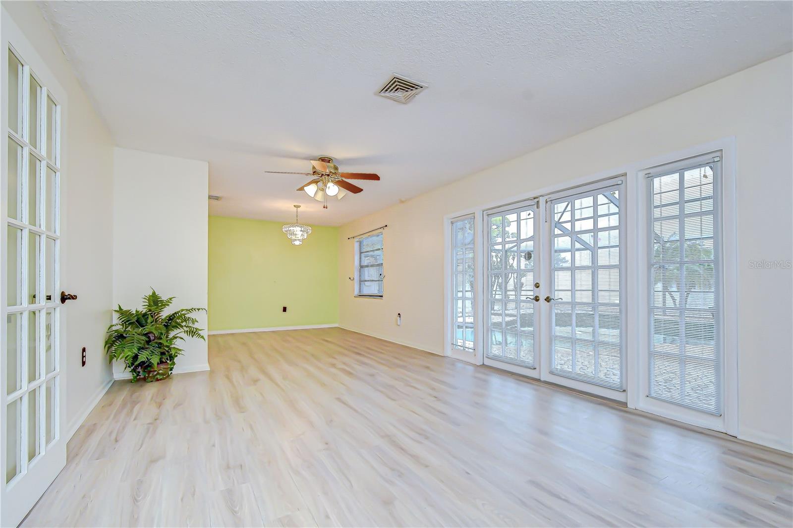 Image 21 of 36 For 11875 92nd Way