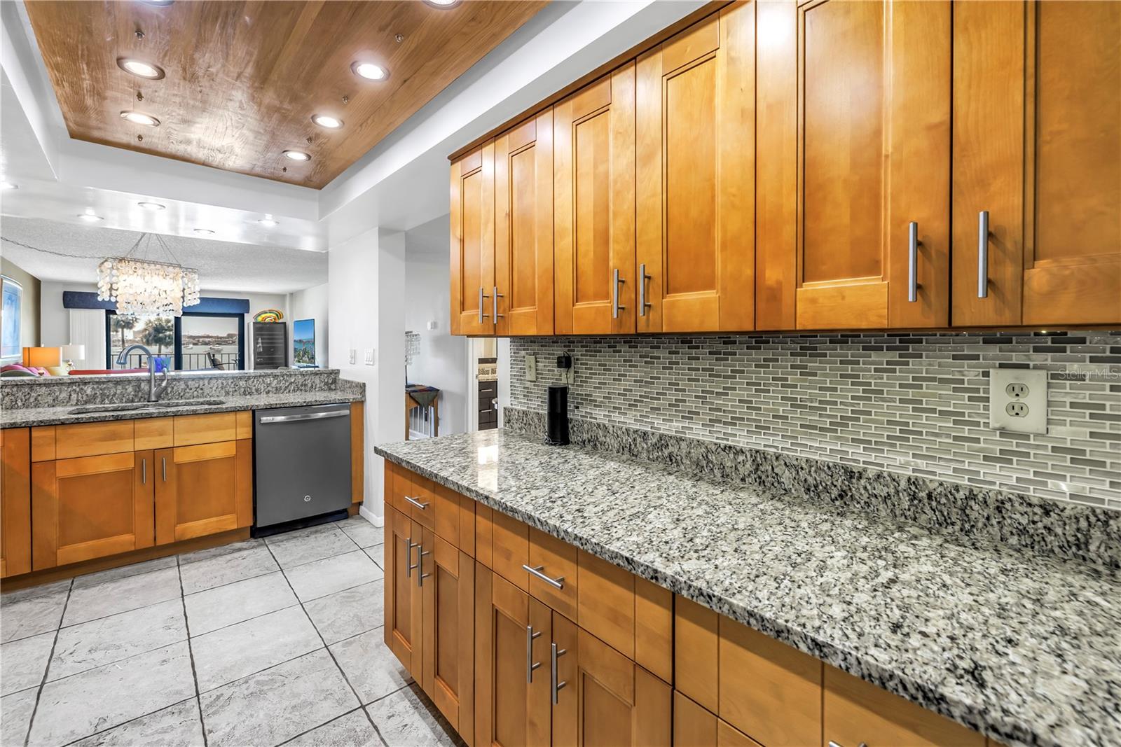 Image 15 of 55 For 650 Island Way 204