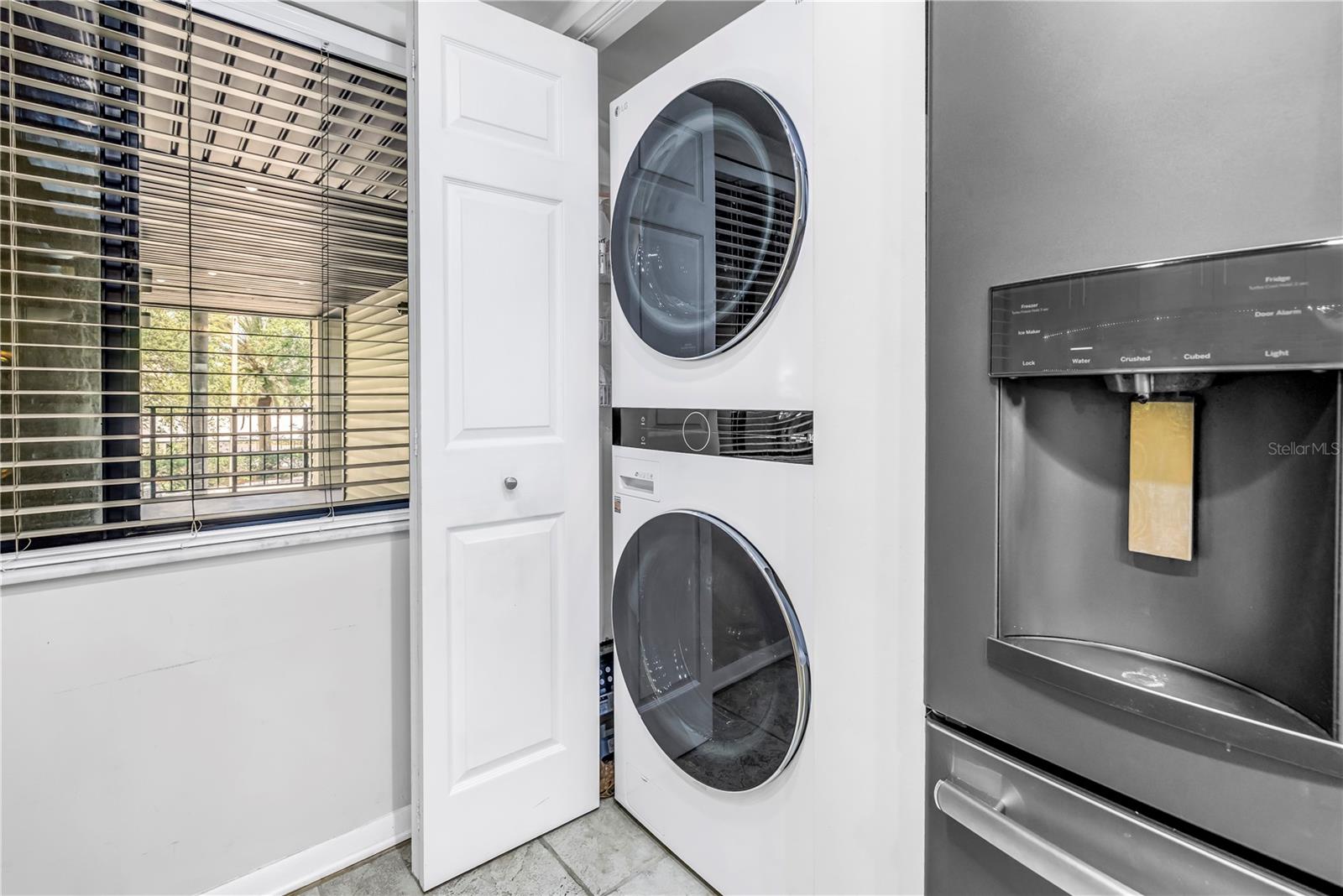 Image 17 of 55 For 650 Island Way 204