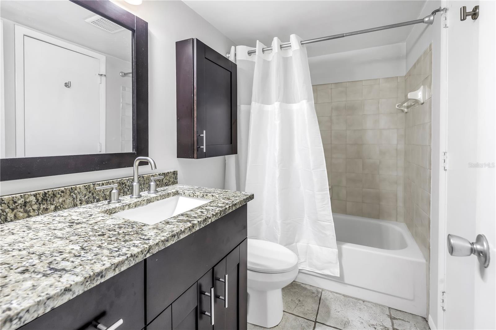 Image 22 of 55 For 650 Island Way 204