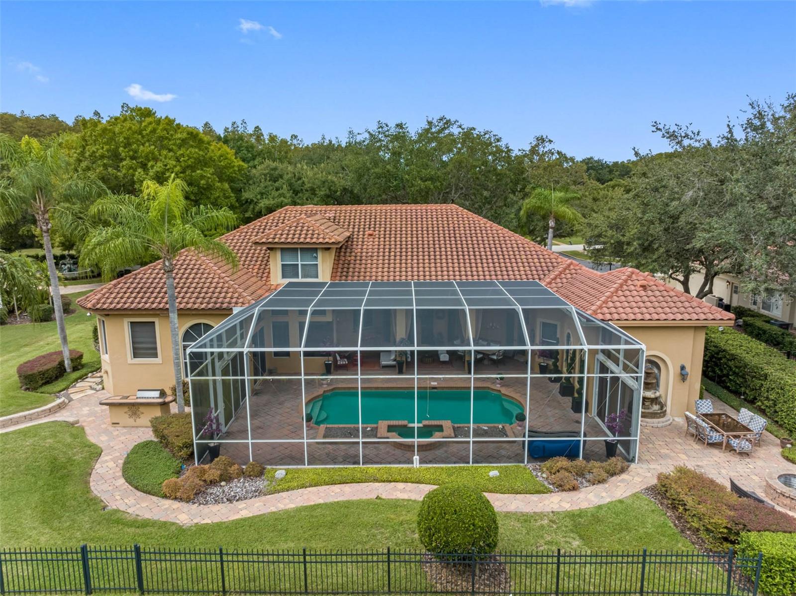 Image 10 of 52 For 531 Isleworth Close