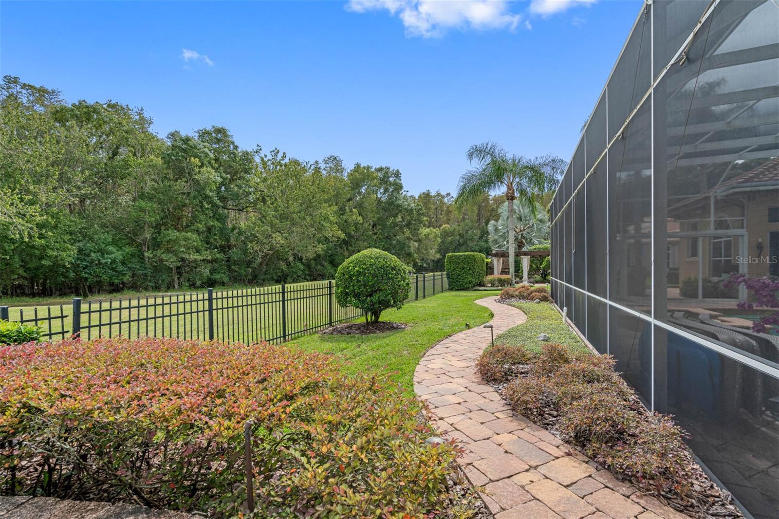 Image 51 of 52 For 531 Isleworth Close