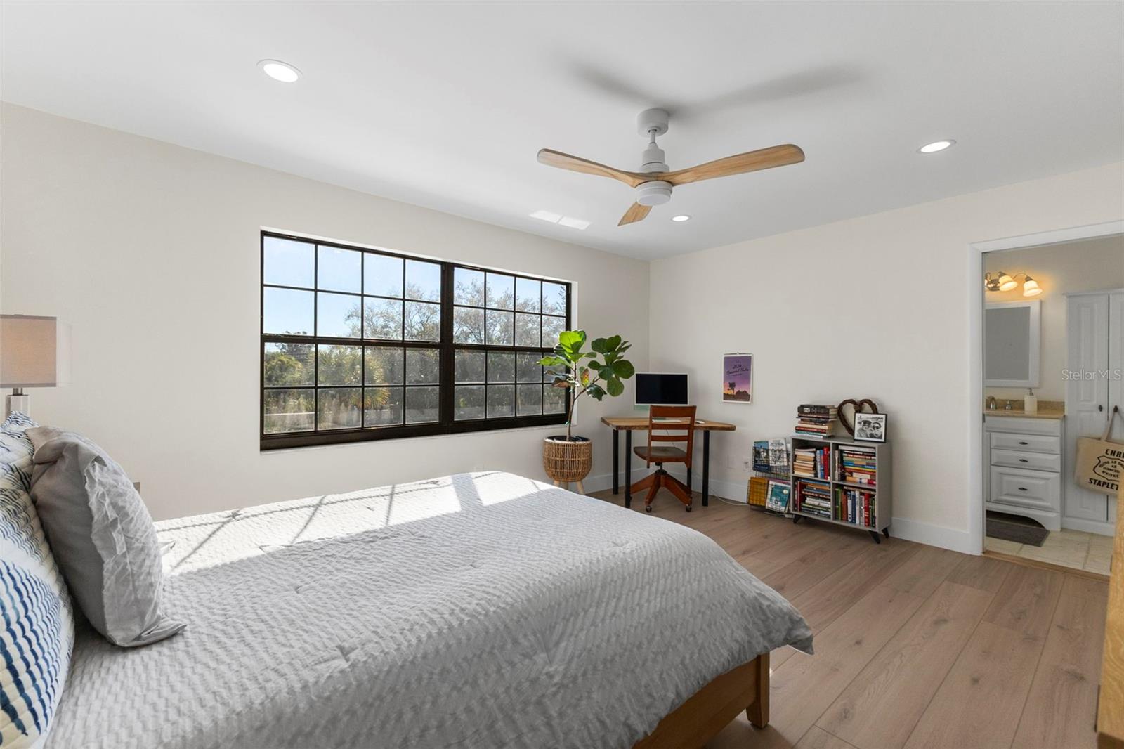 Image 27 of 43 For 602 Quail Keep Drive 602