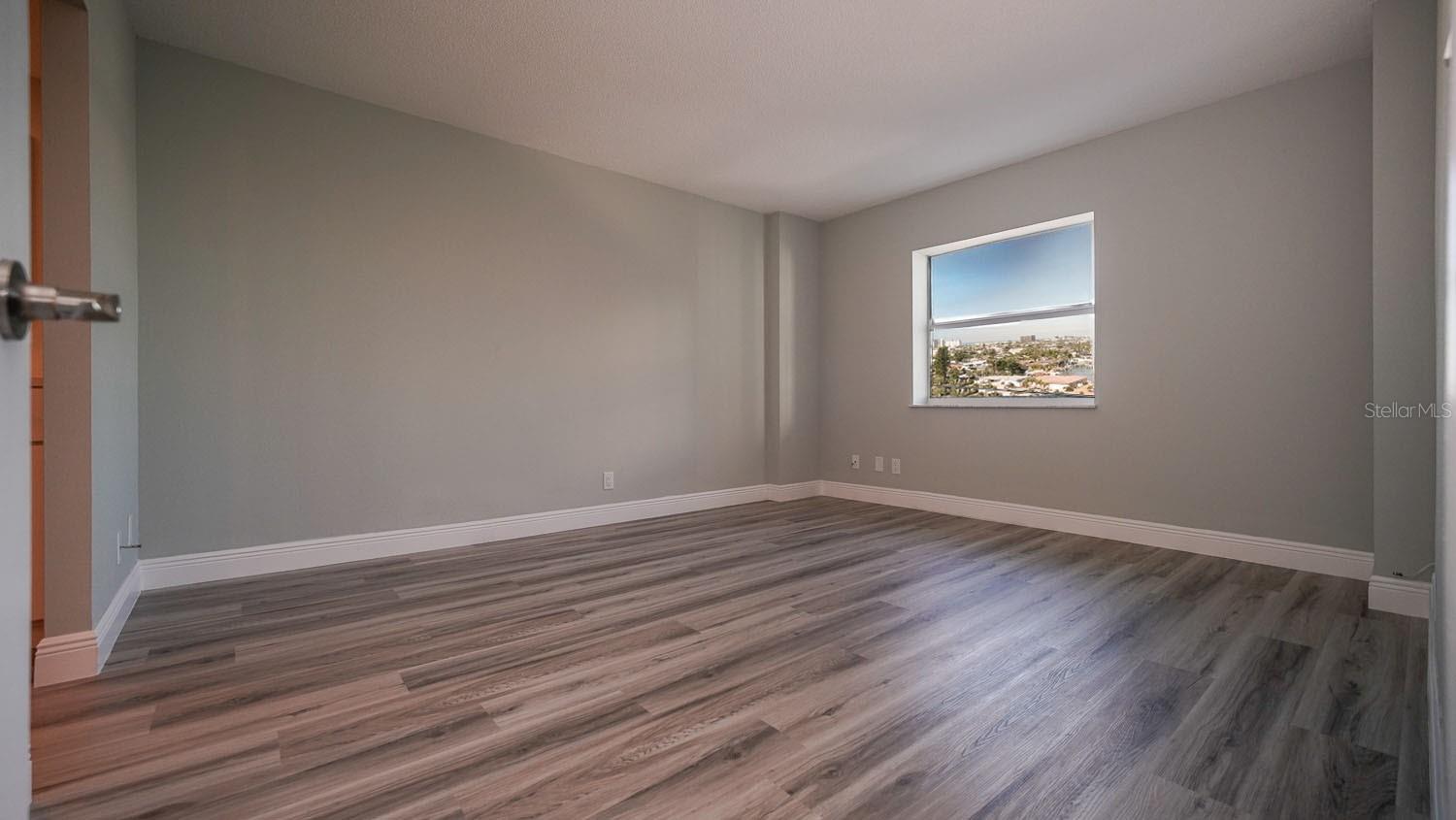 Image 16 of 51 For 400 64th Avenue 908