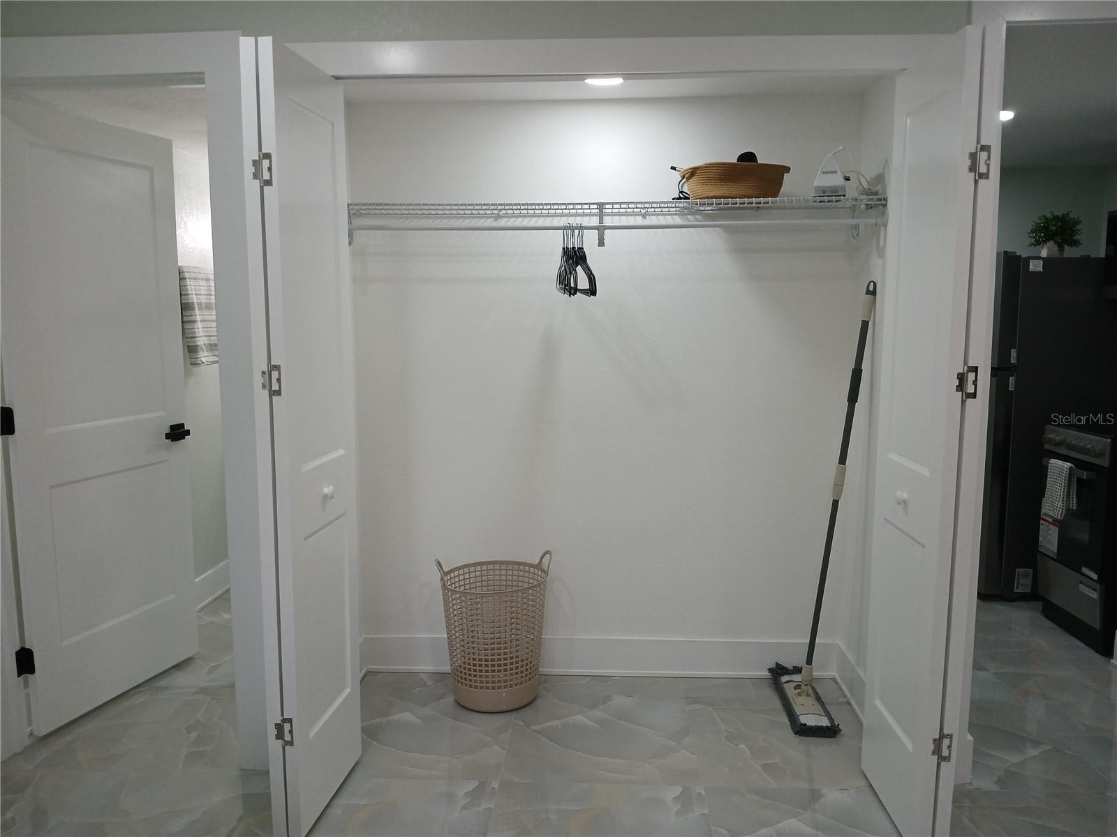 Image 14 of 22 For 4129 Dolphin Drive 1